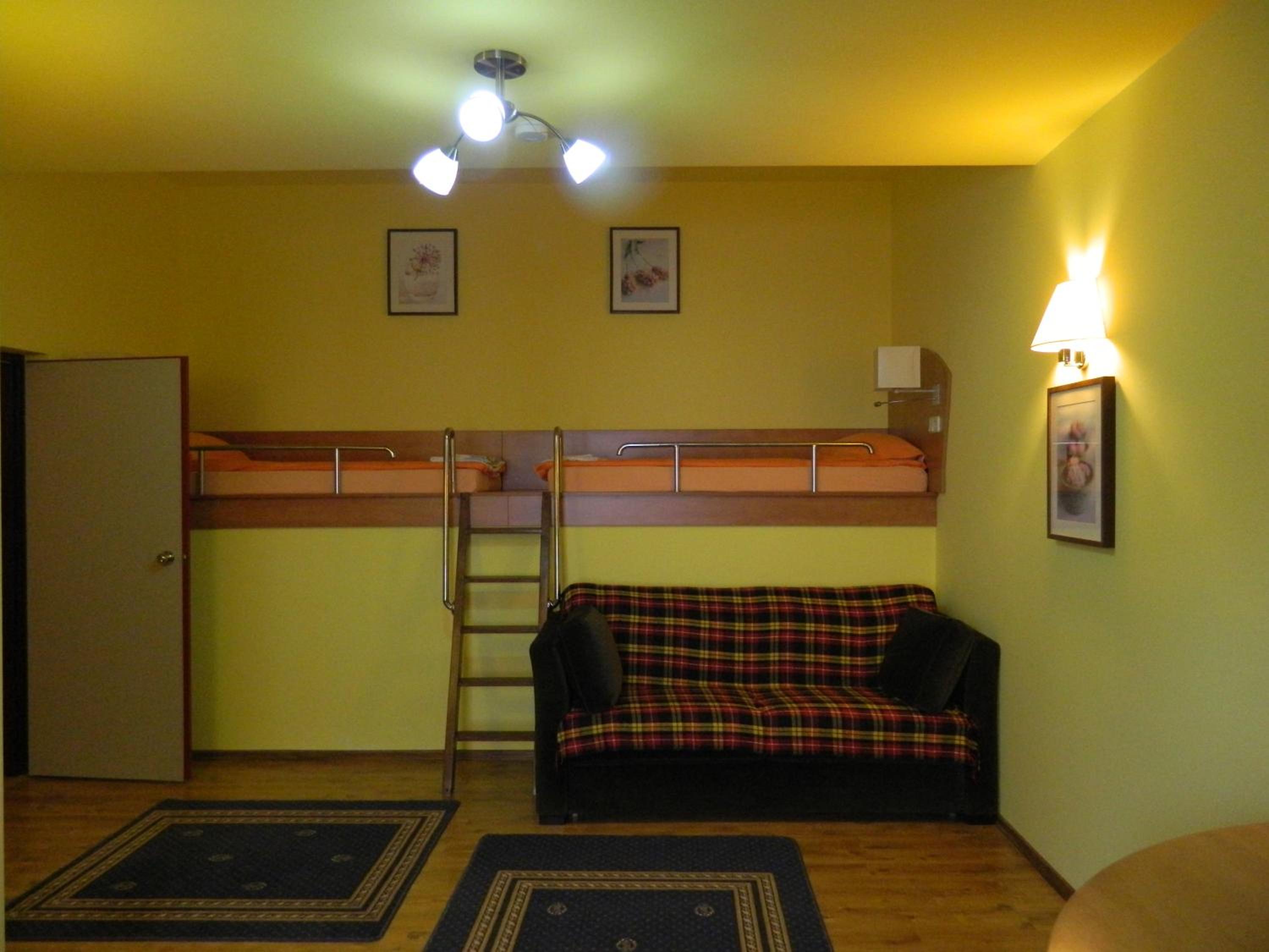 Large Two-Bedroom Apartment - Photo 5