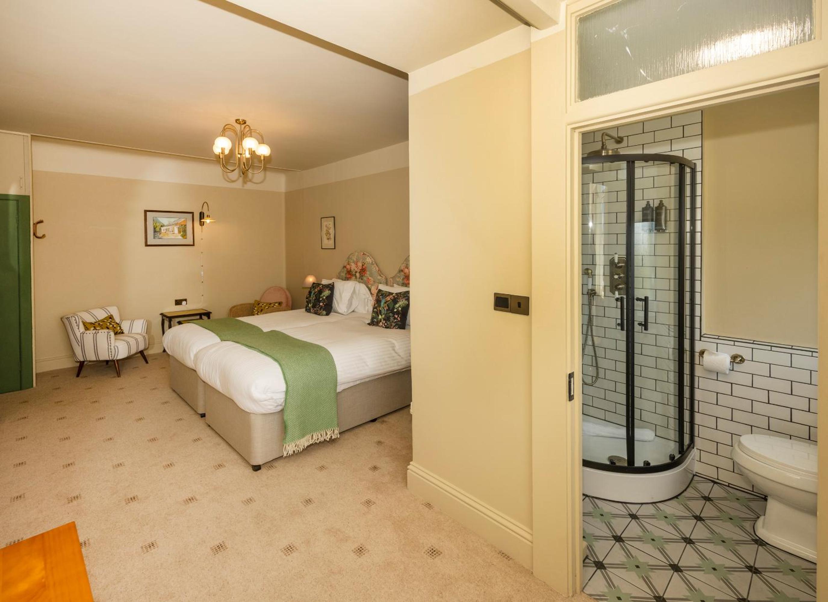 Deluxe Double Room with Sea View - Photo 13