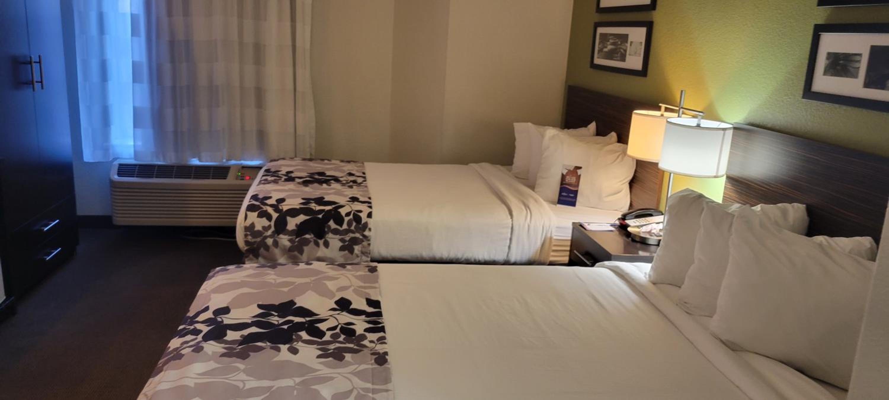 Double Room with Two Double Beds - Non-Smoking photo 3