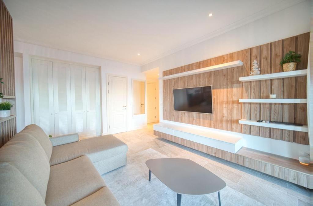 Apartment With Sea View