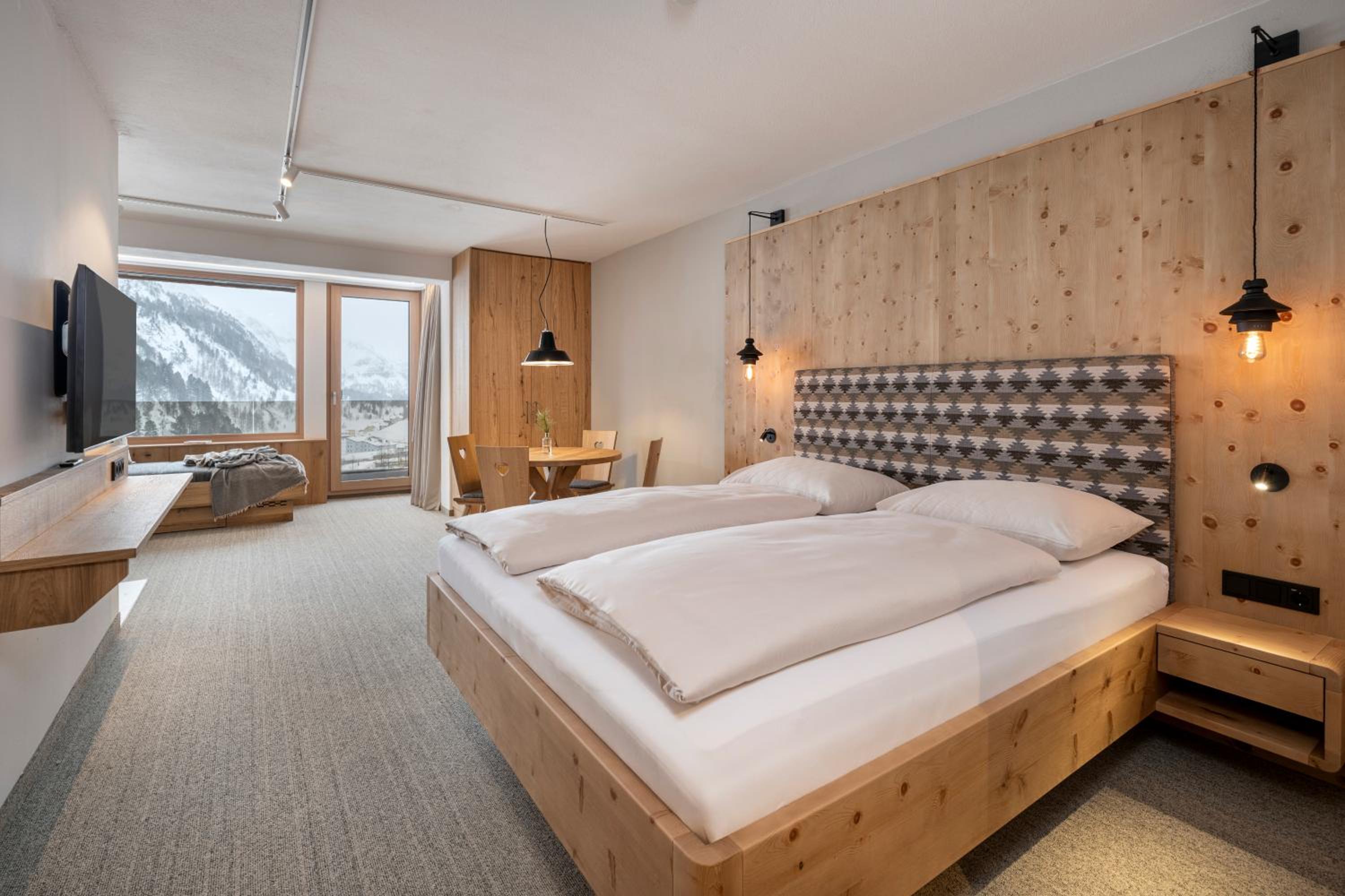 Studio Apartment with Balcony