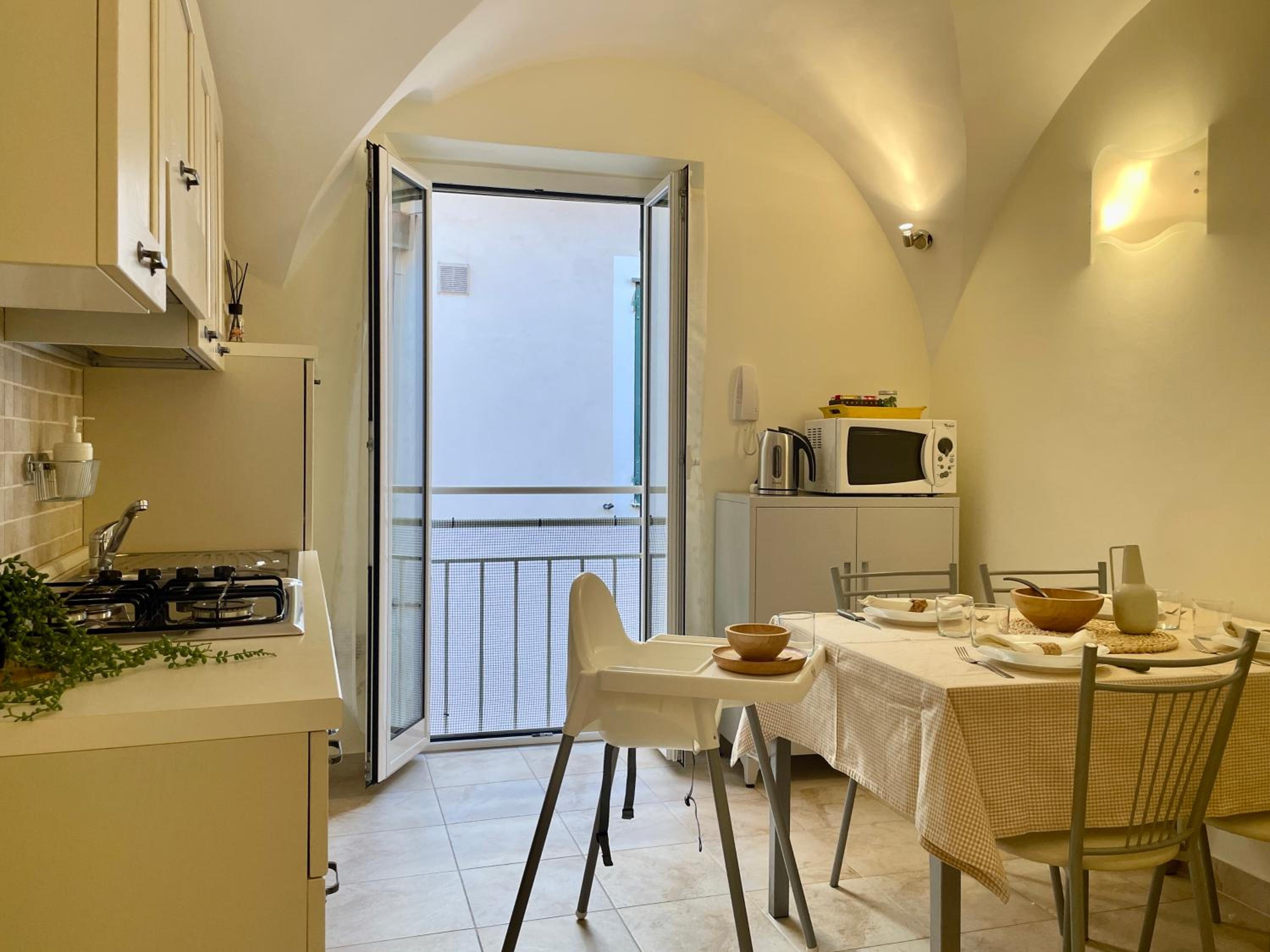 One-Bedroom Apartment photo 2