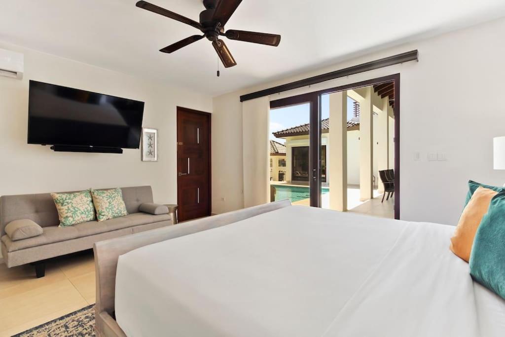 Villa photo 1