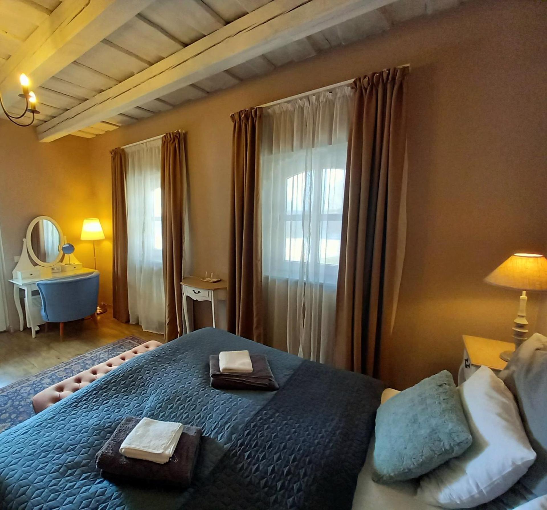 Standard Queen Room photo 2