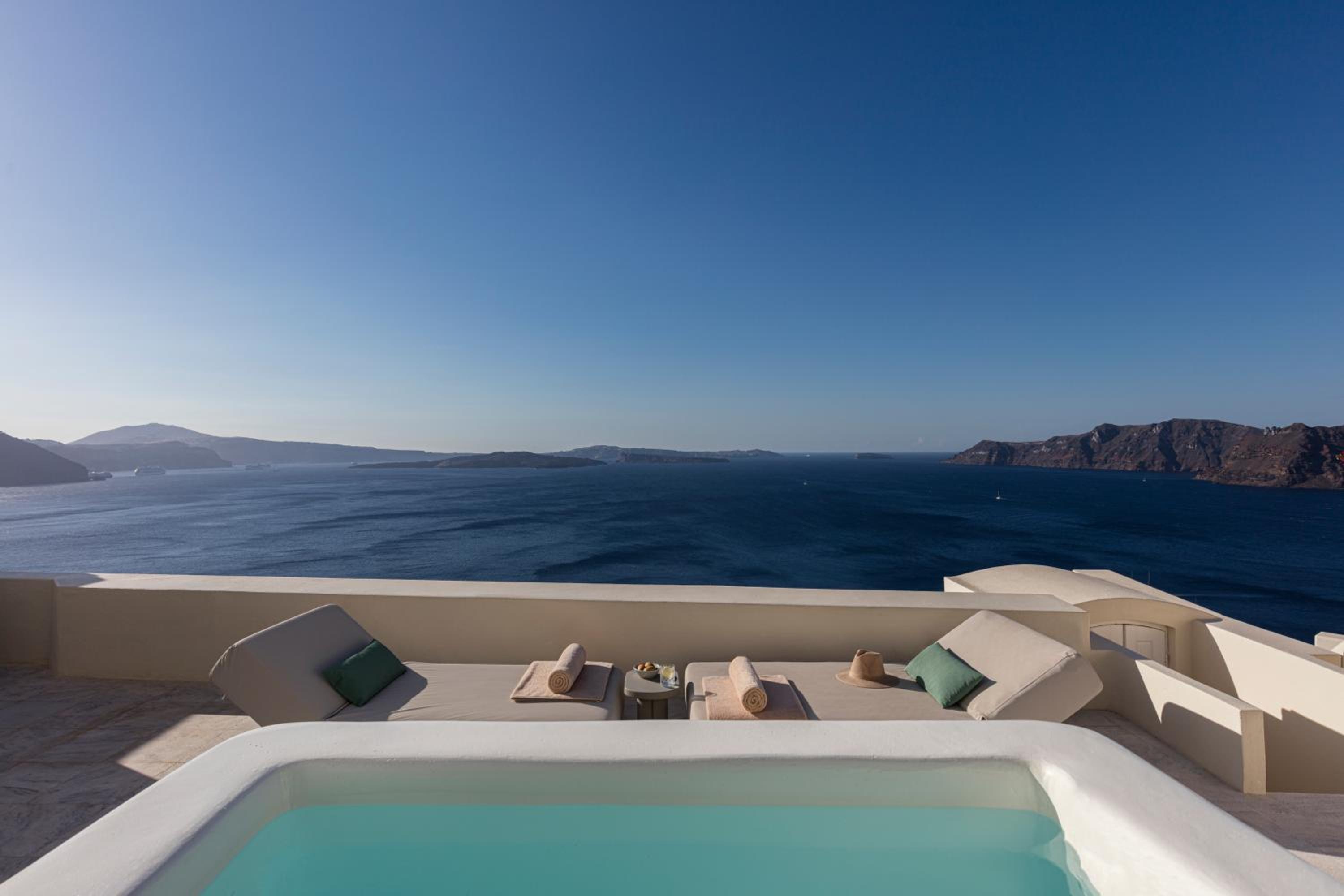 Honeymoon Suite  with Plunge Pool - Photo 3