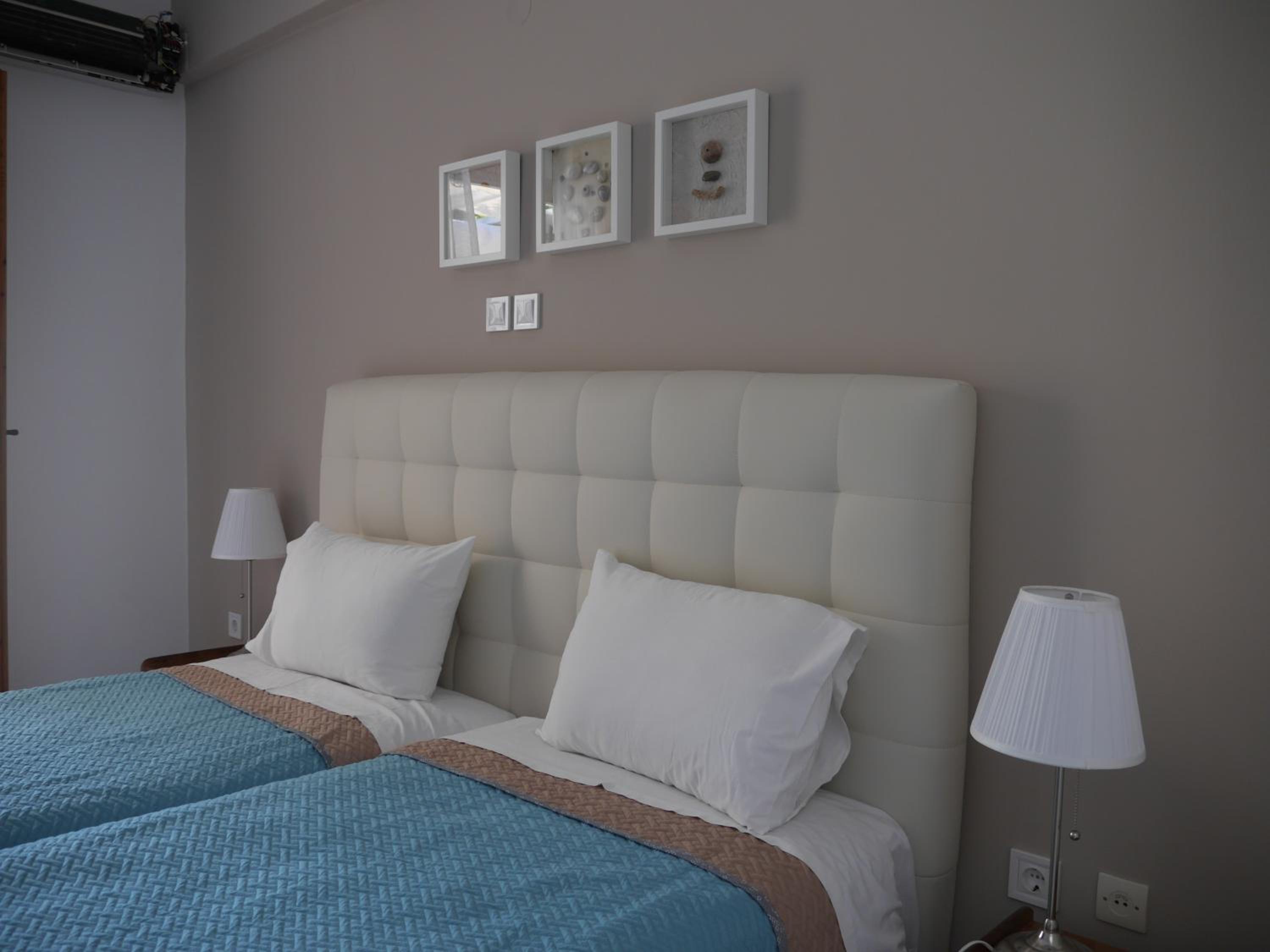 Superior Family Room photo 2