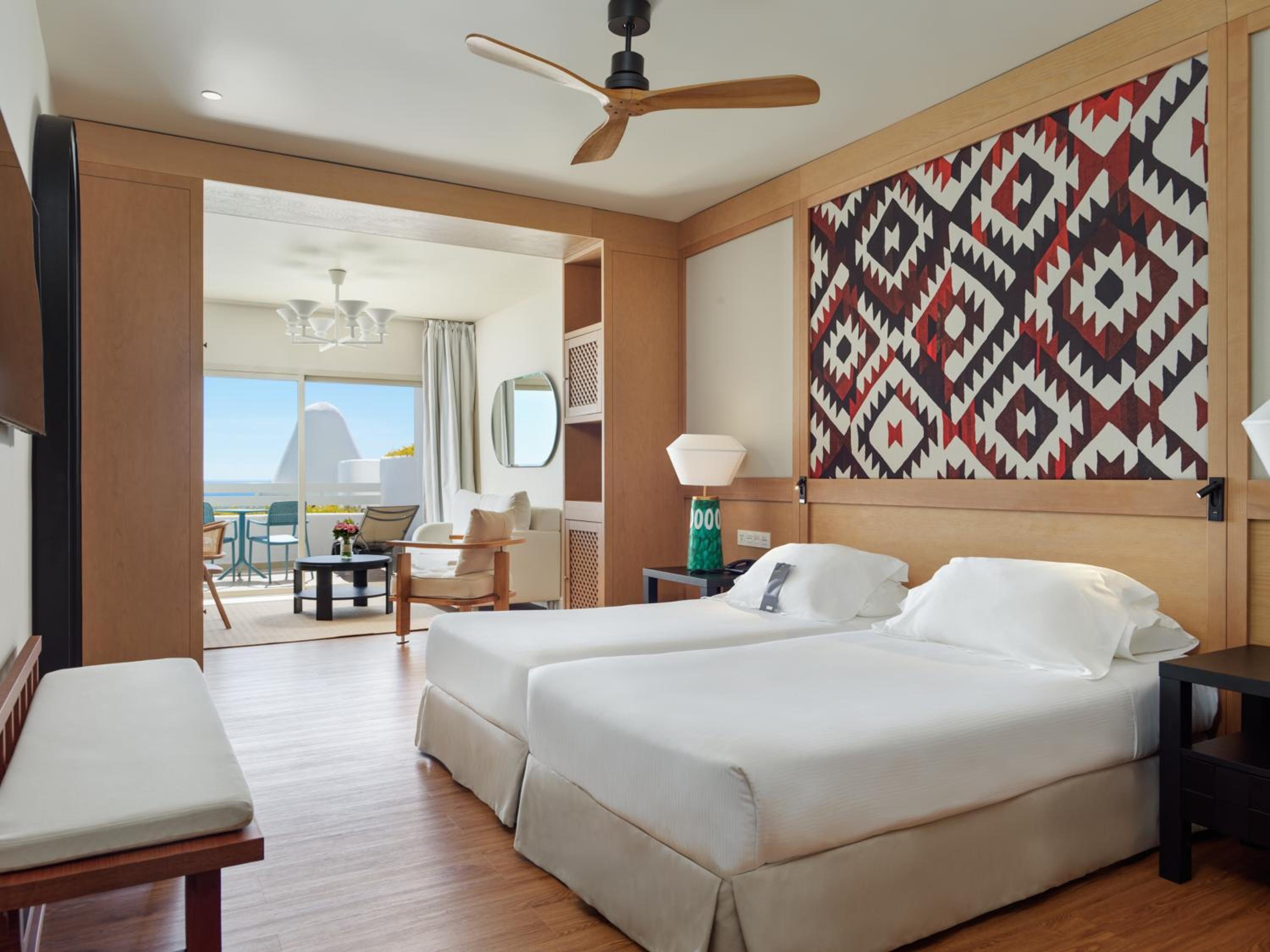 Junior Suite Ocean (2 Adults + 1 Child) photo 2