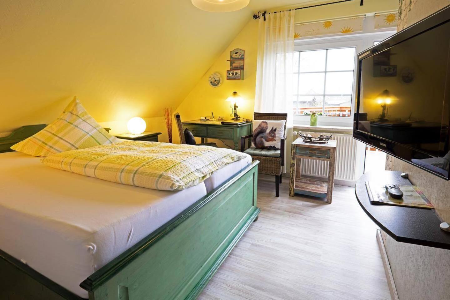 Single Room with Private Bathroom photo 1