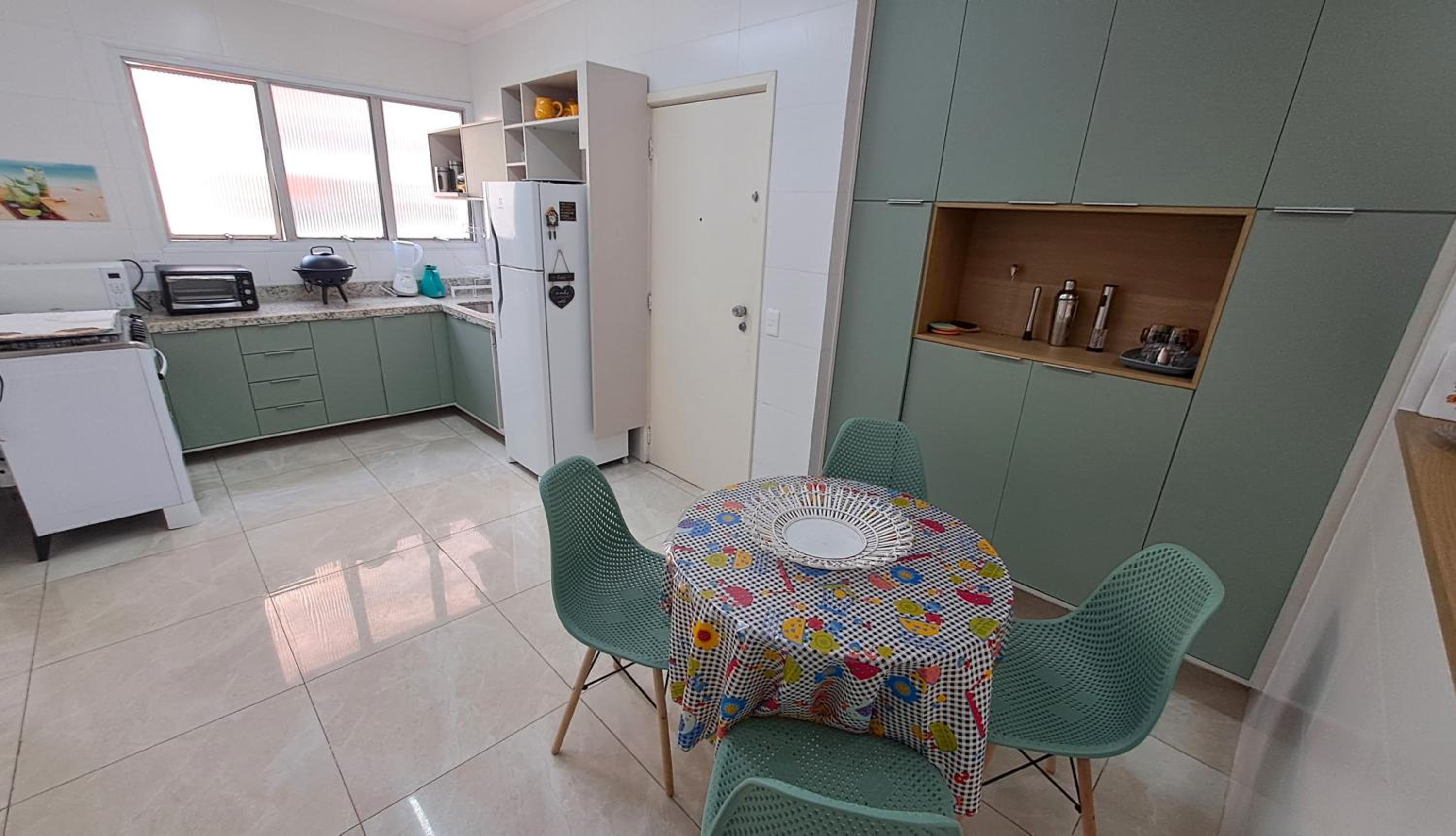 Apartment photo 2
