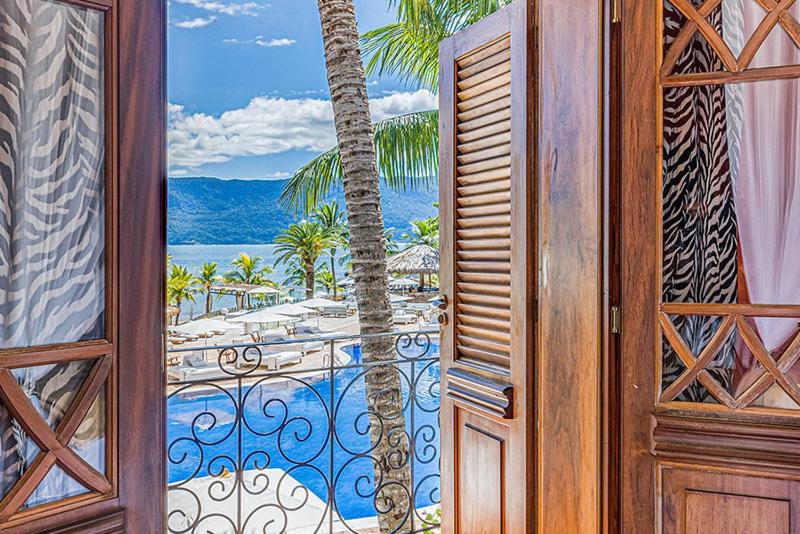 Suite with Pool View photo 2