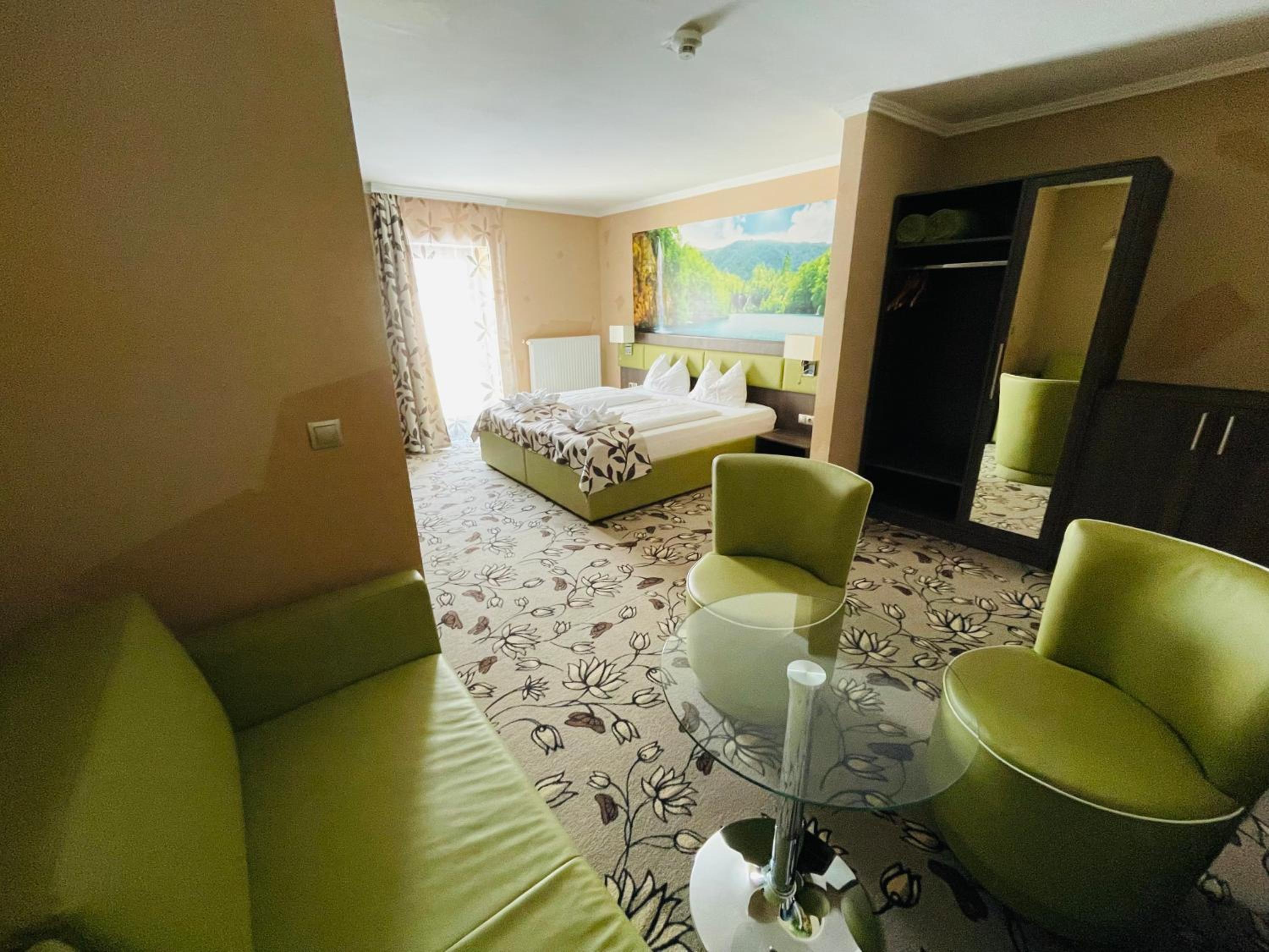 Quadruple Room - Photo 1