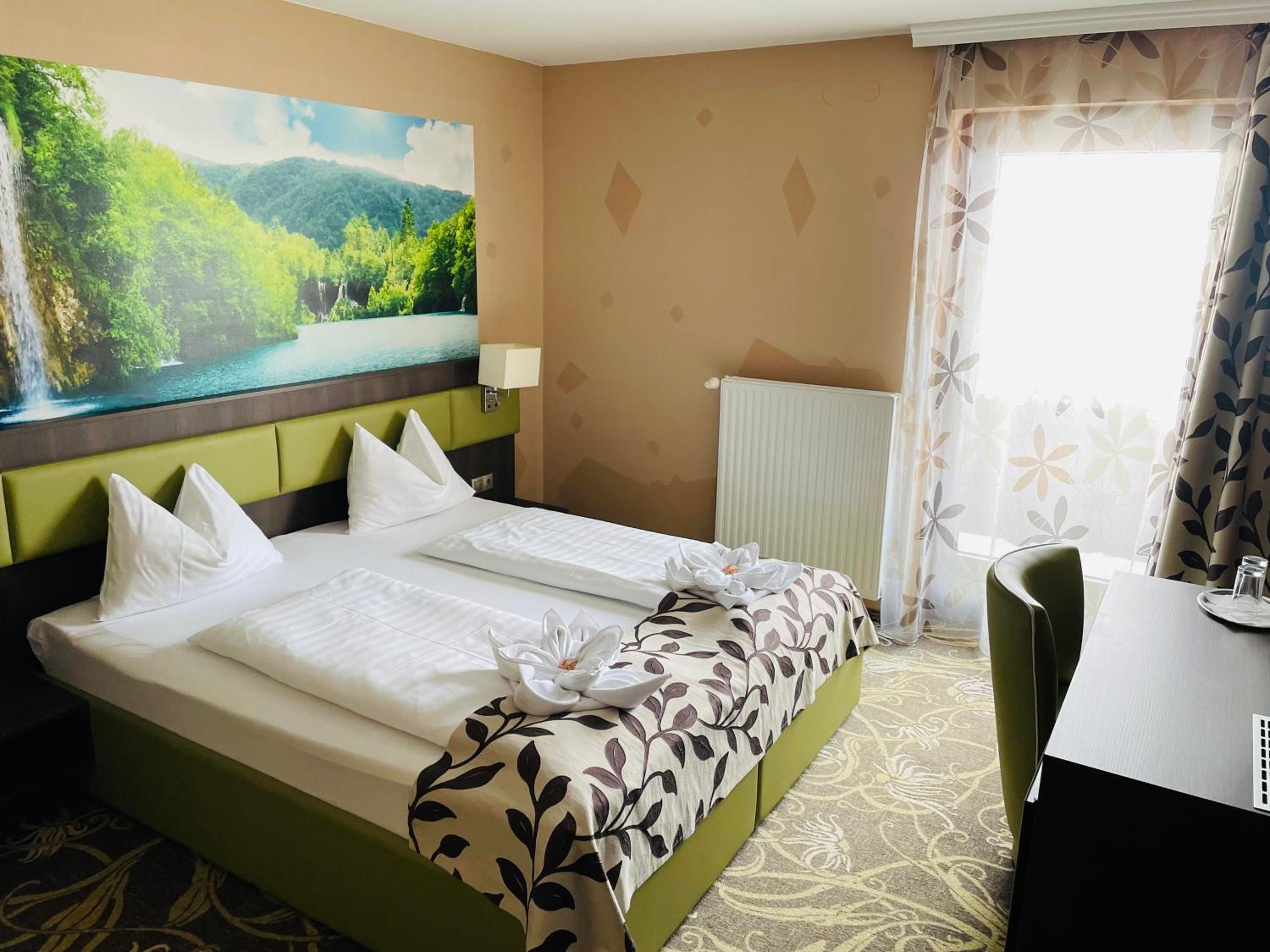 Double Room with Balcony - Photo 1