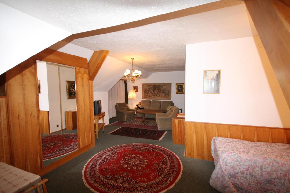 Large Double Room photo 1