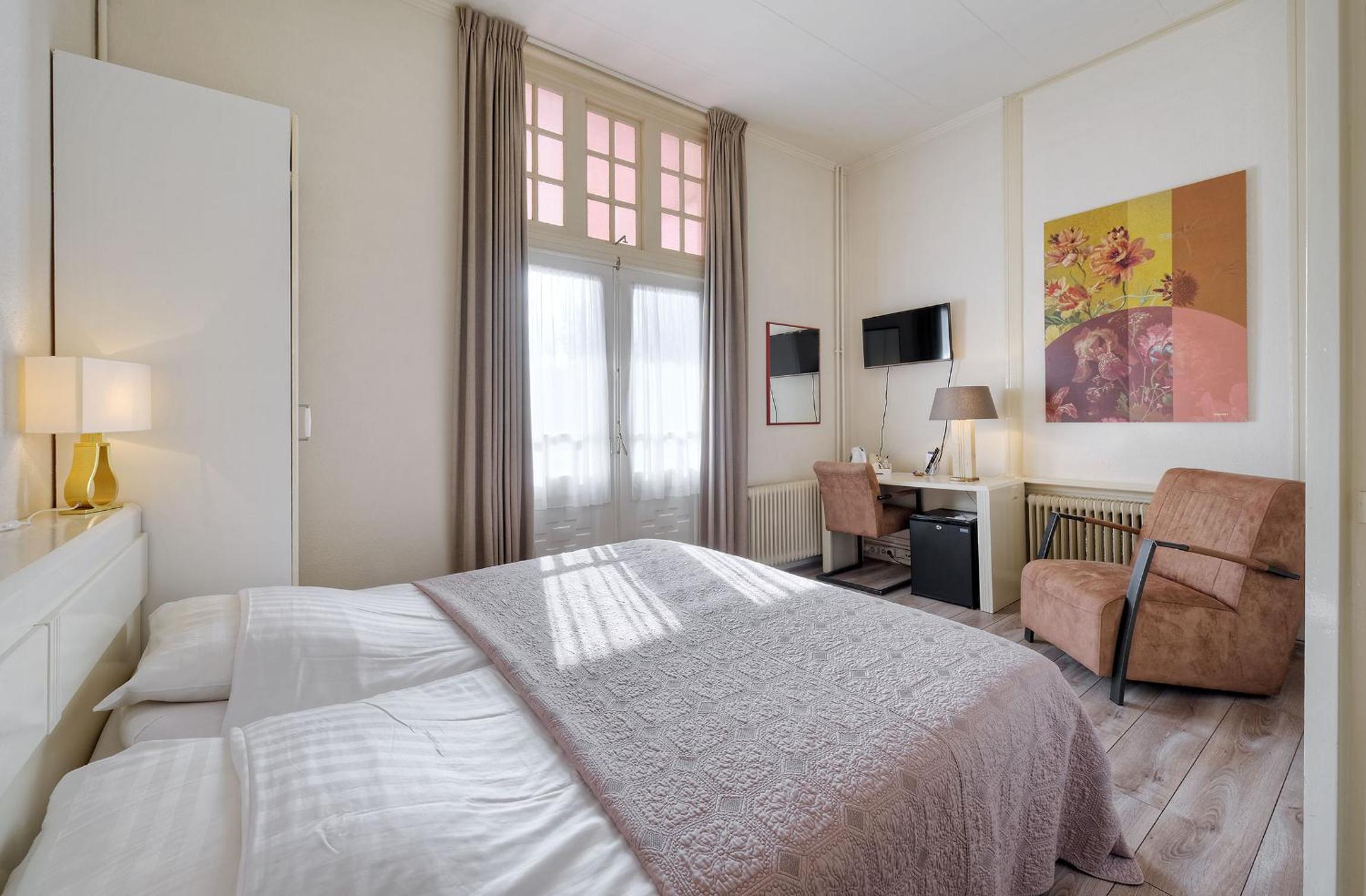 Twin/Double Room photo 2