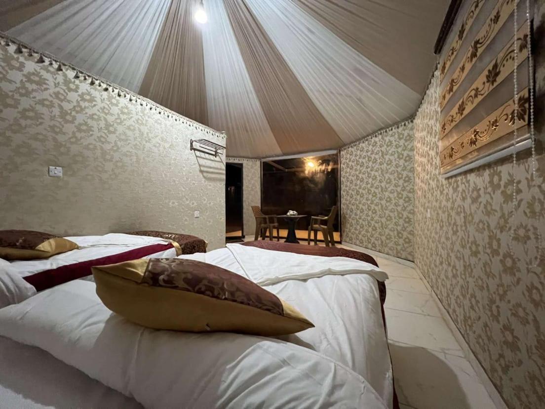 Double or Twin Room with Mountain View