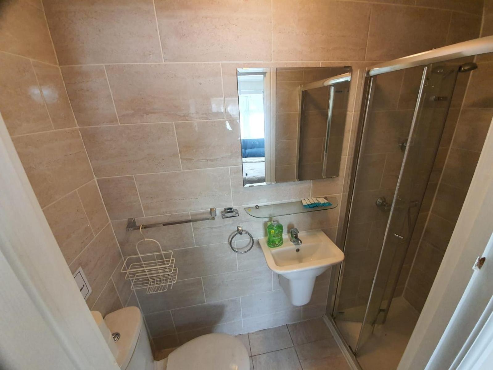 Double Room with Private Bathroom photo 3