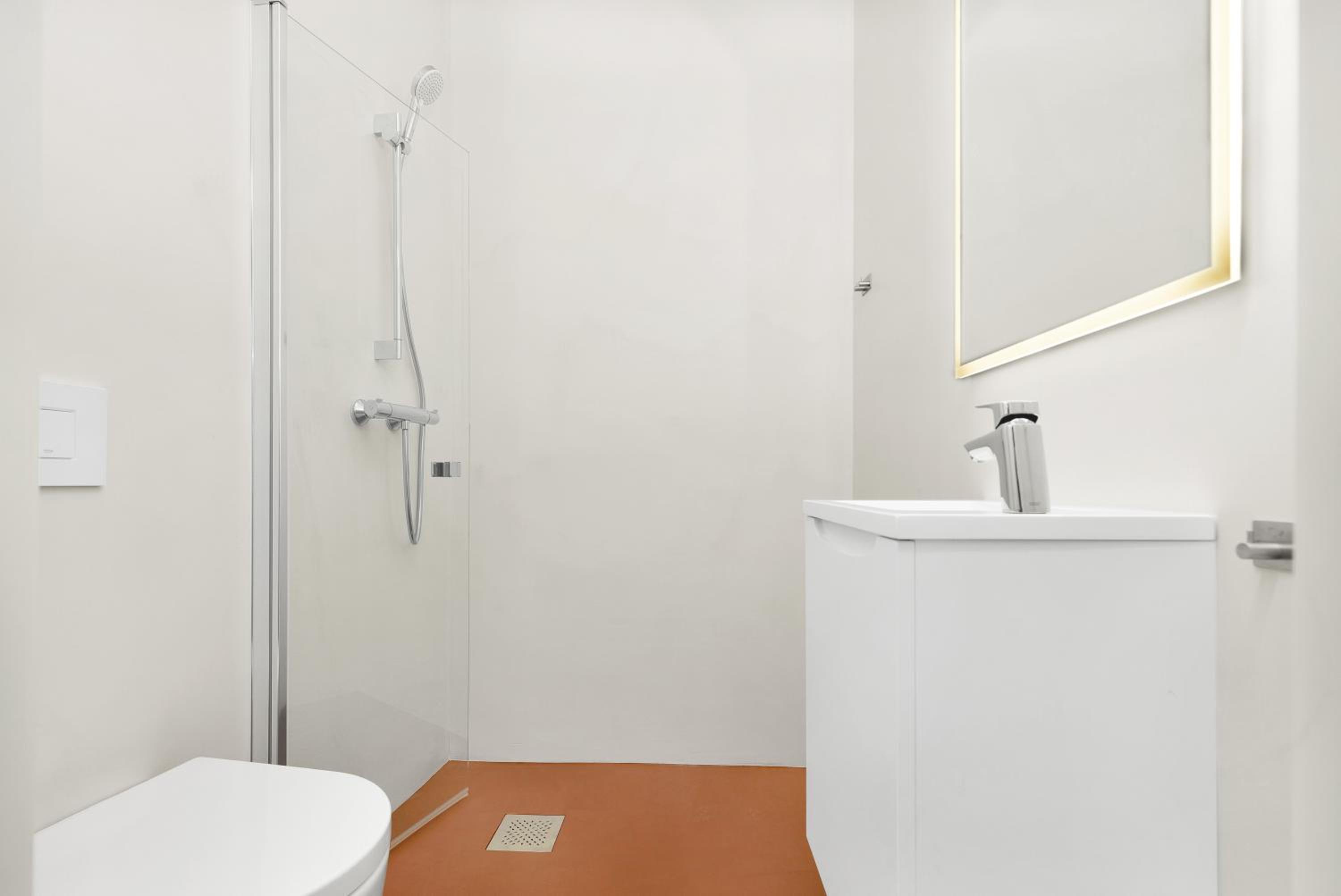 Single Room with Private Bathroom photo 3