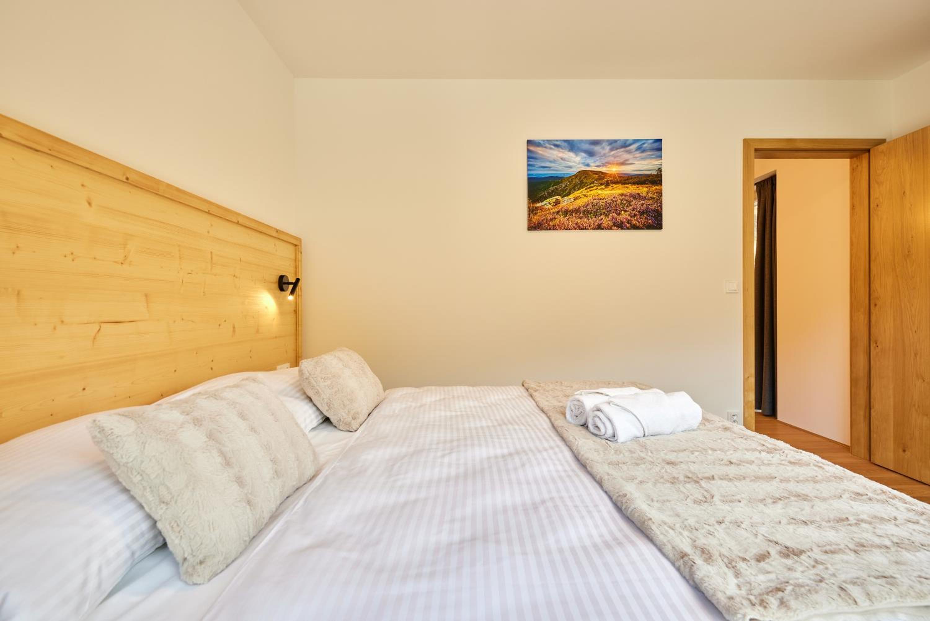 Apartment with Mountain View photo 1