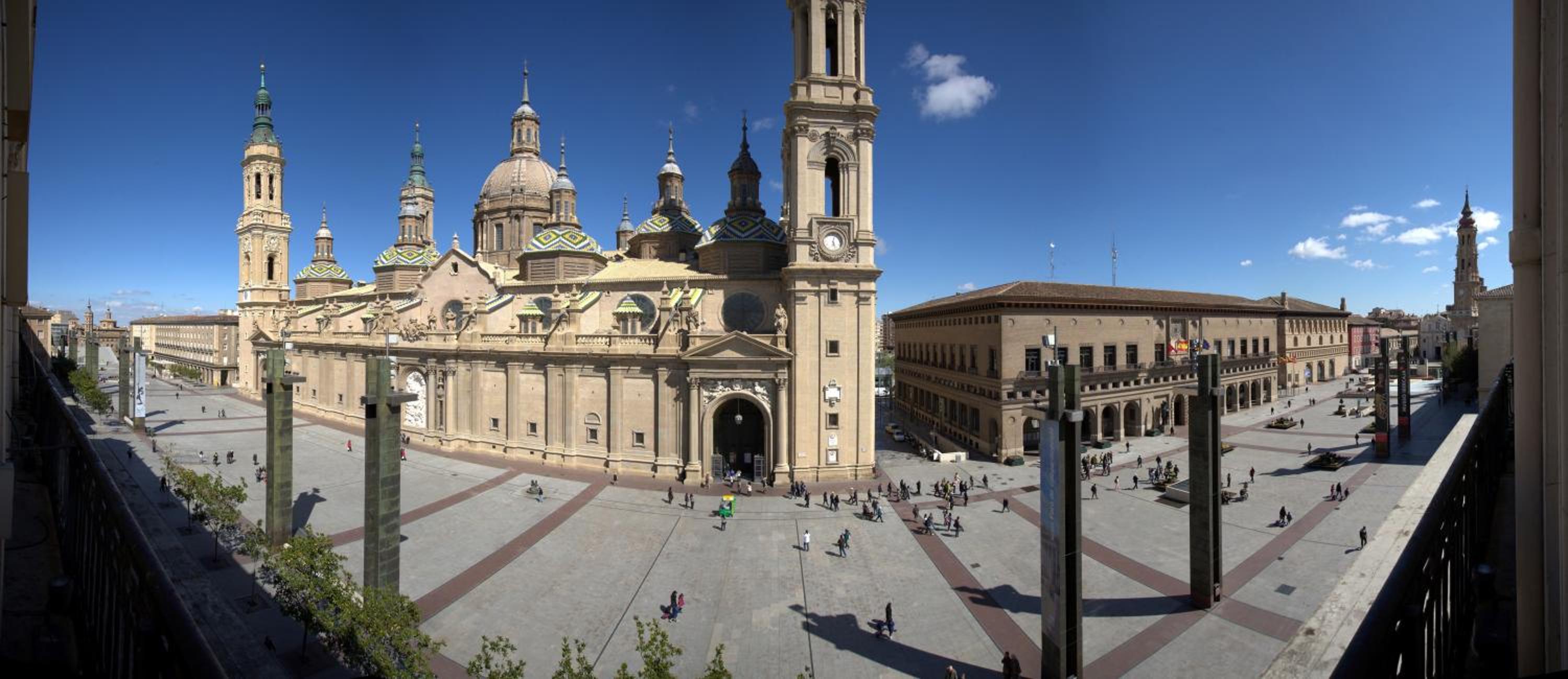 Double Room with View of El Pilar - Photo 8