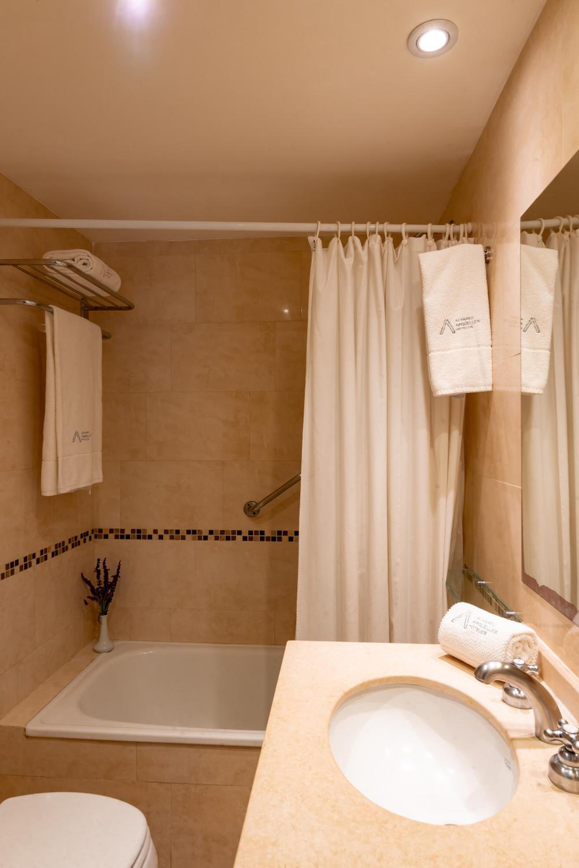 Standard Triple Room photo 2