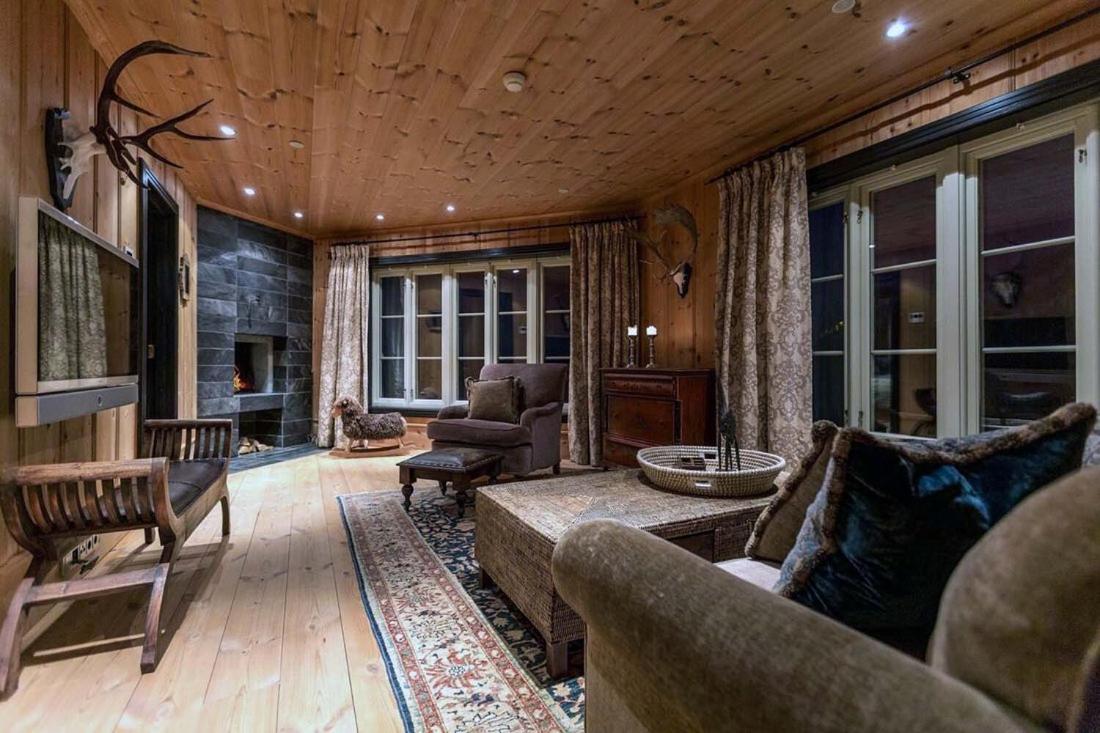 Four-Bedroom House photo 2