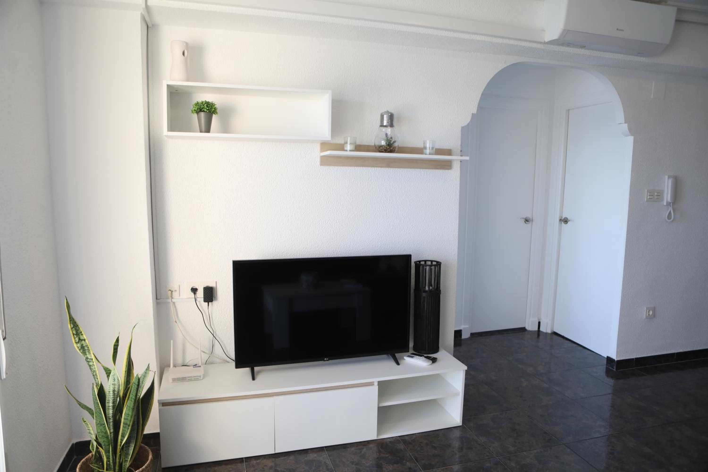 Three-Bedroom Apartment photo 2