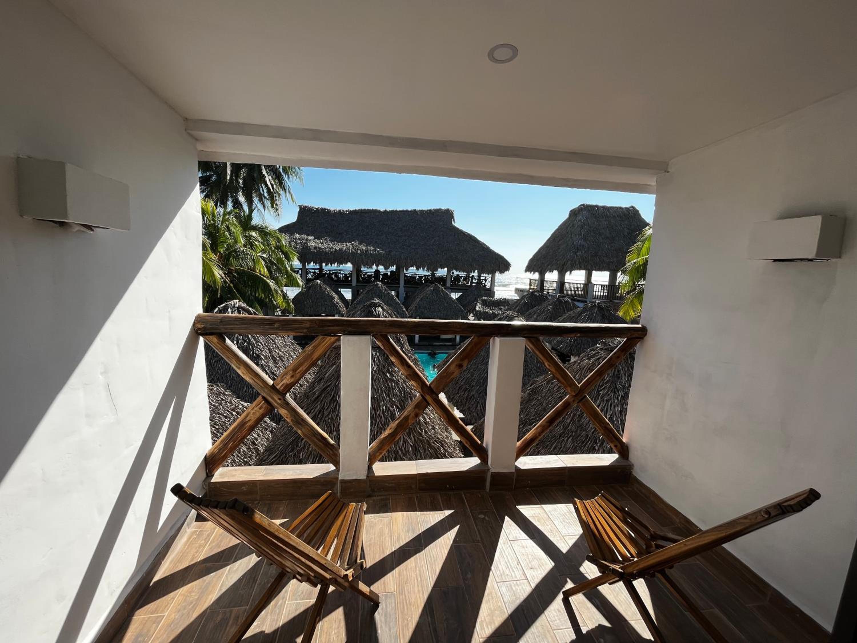 Deluxe Double Room with Sea View photo 2