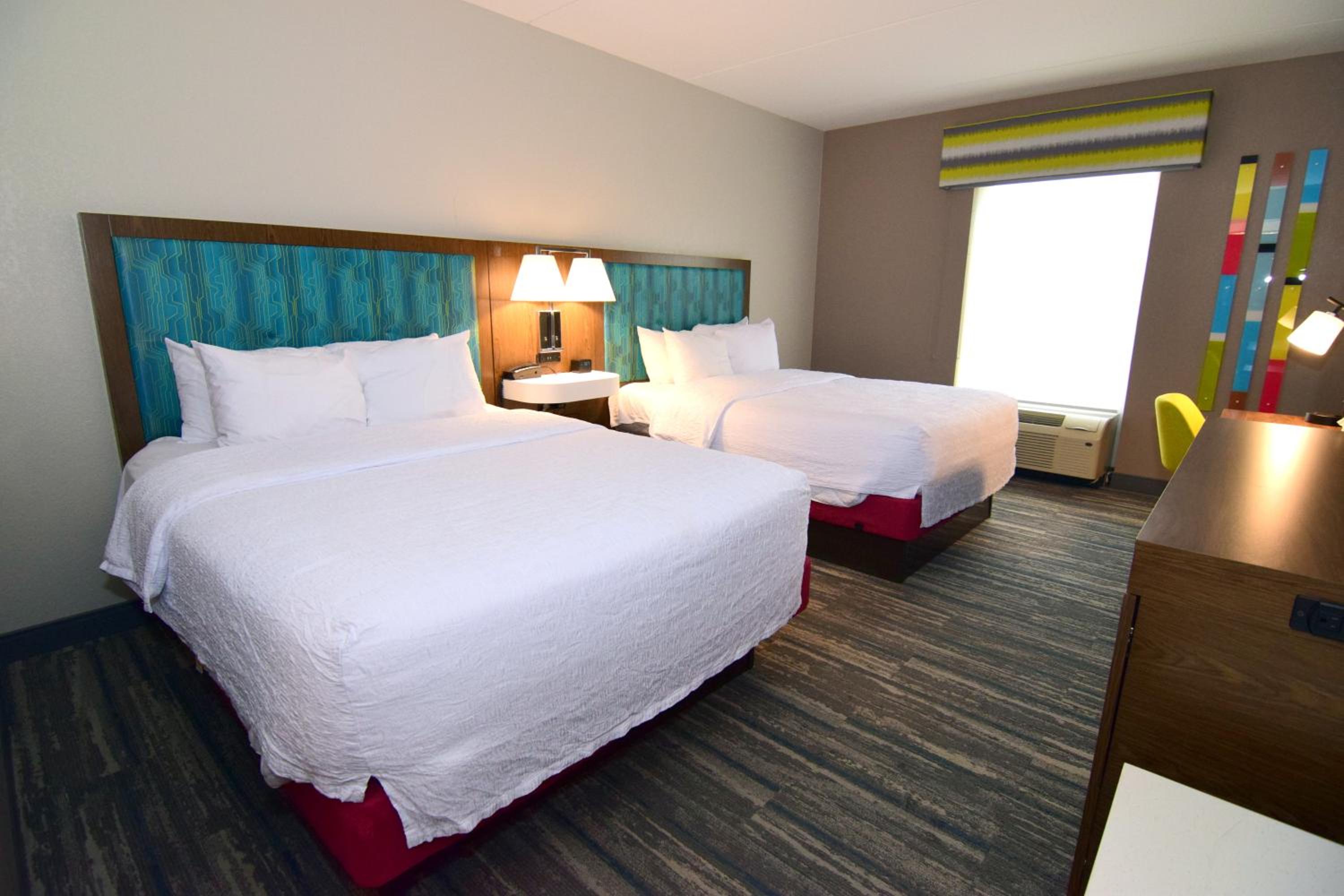 Room with Two Queen Beds - Non-Smoking - Photo 1