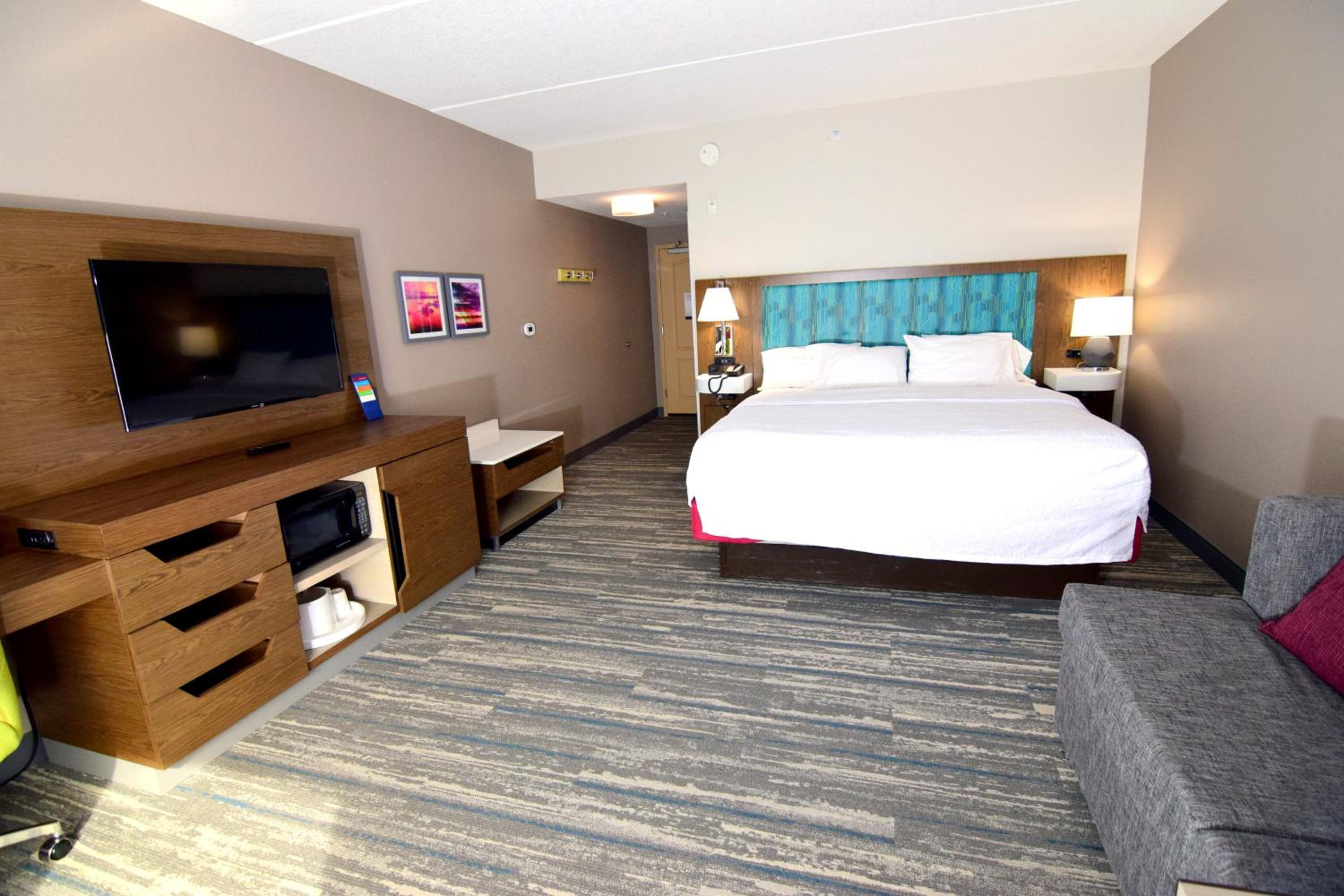 King Room with Sofa Bed - Non-Smoking - Photo 1
