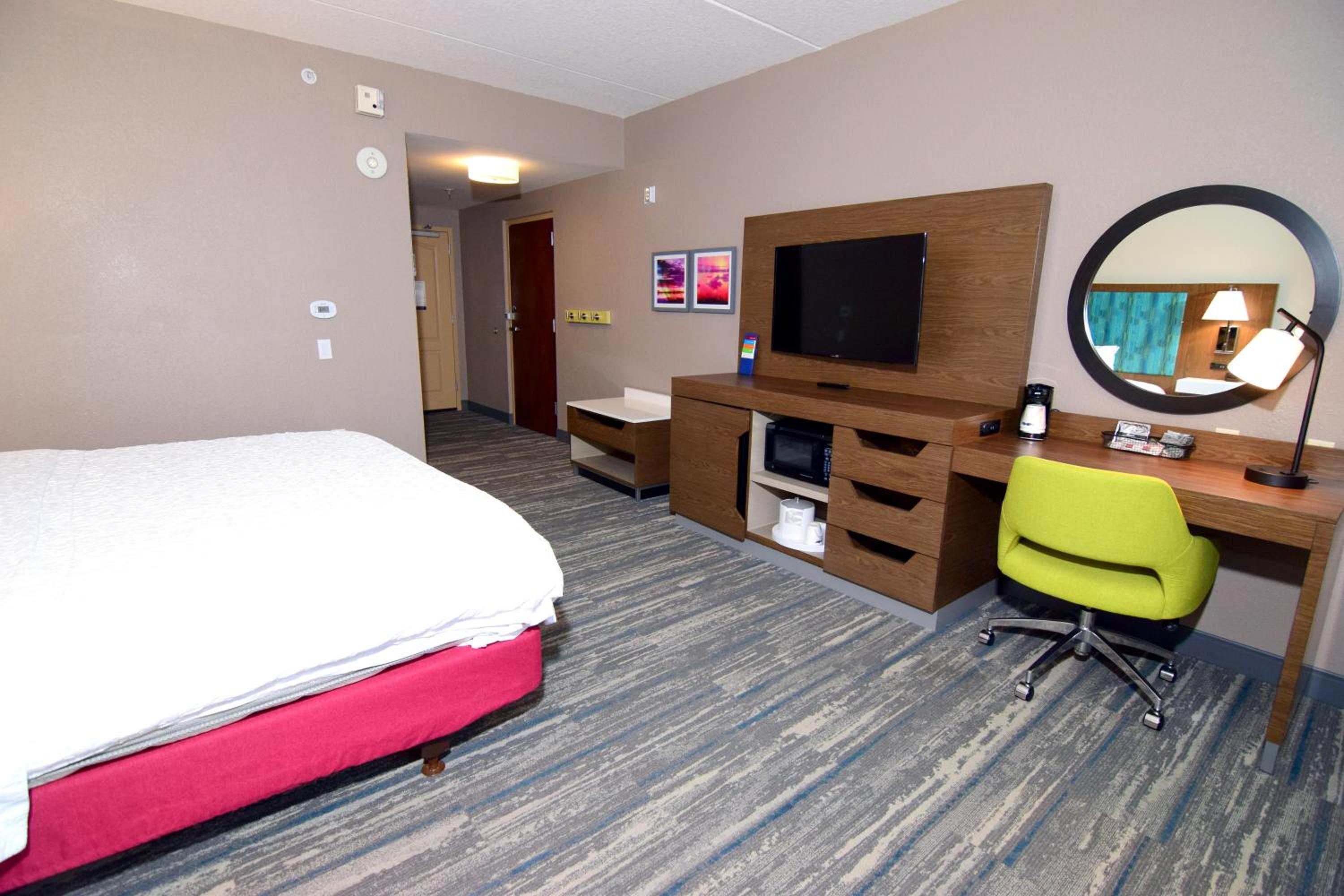 King Room - Mobility Access/Non-Smoking - Photo 4