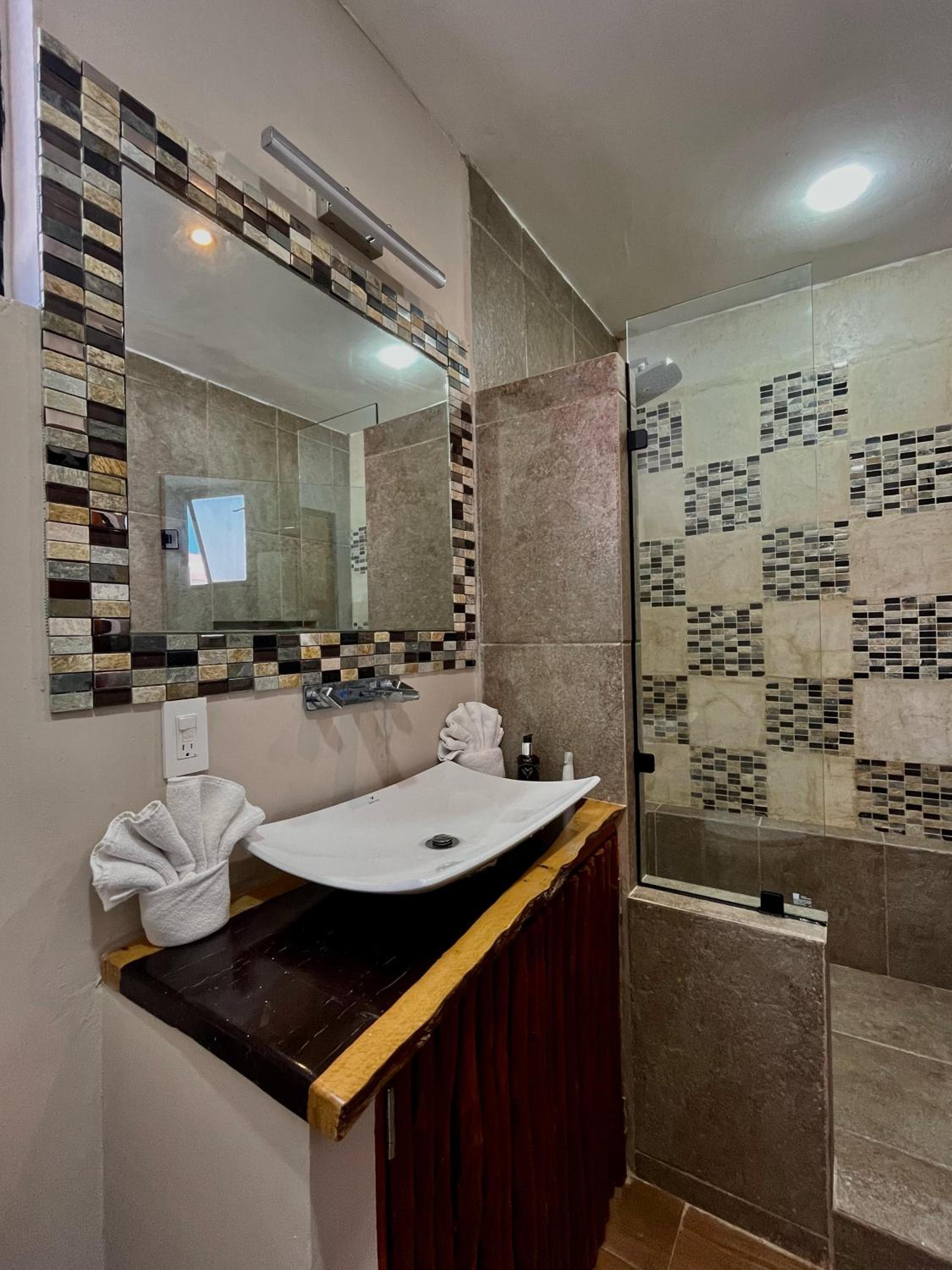 Suite with Terrace - Photo 11