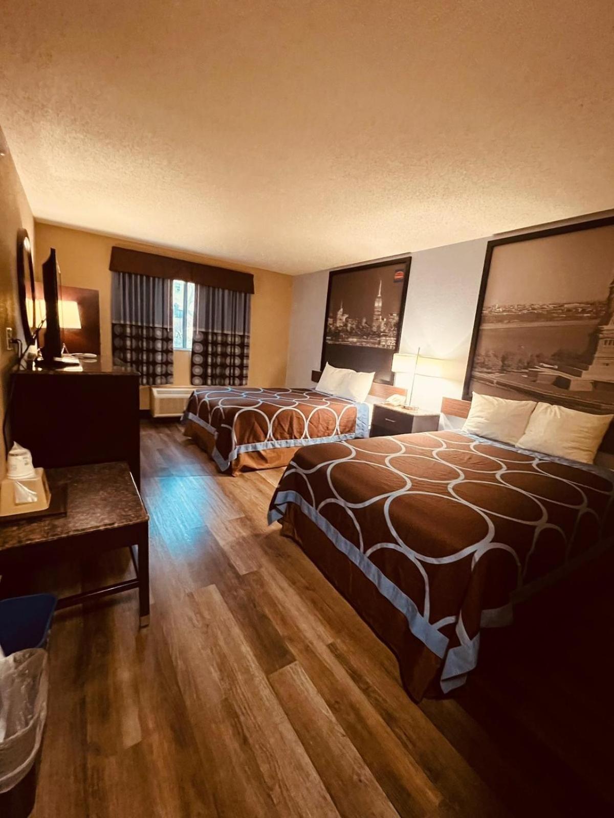 Deluxe Double Room with Two Double Beds - Non-Smoking - Photo 3