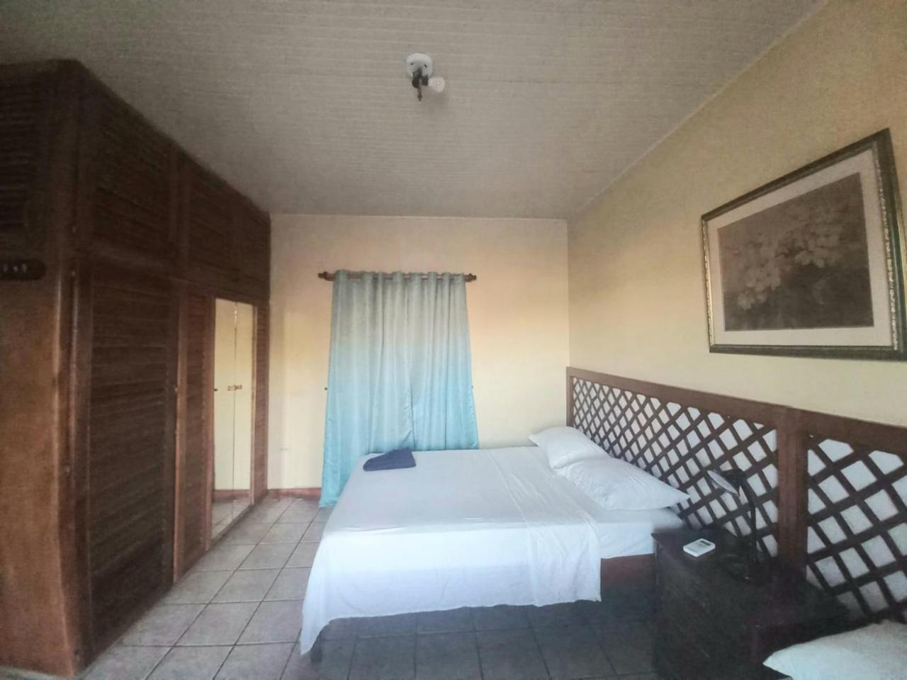 Family Room with Sea View photo 2