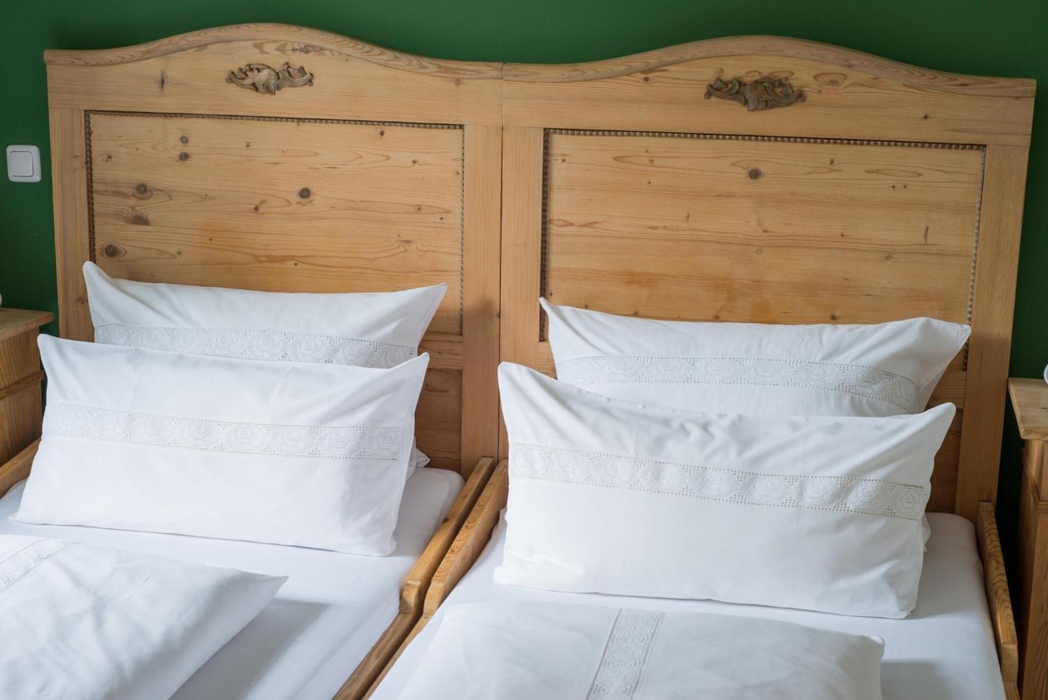 Economy Double Room - Photo 8