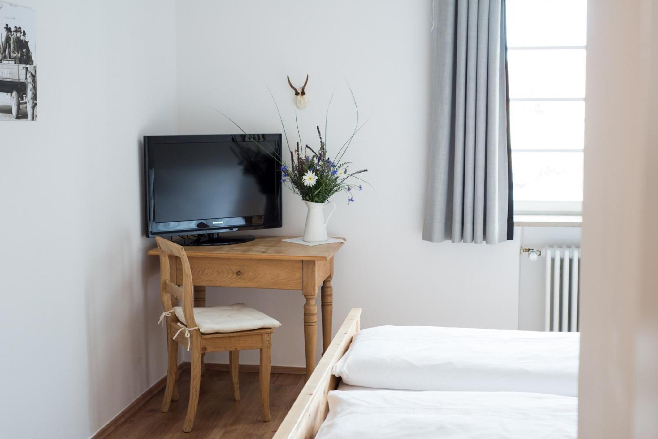 Economy Double Room - Photo 6