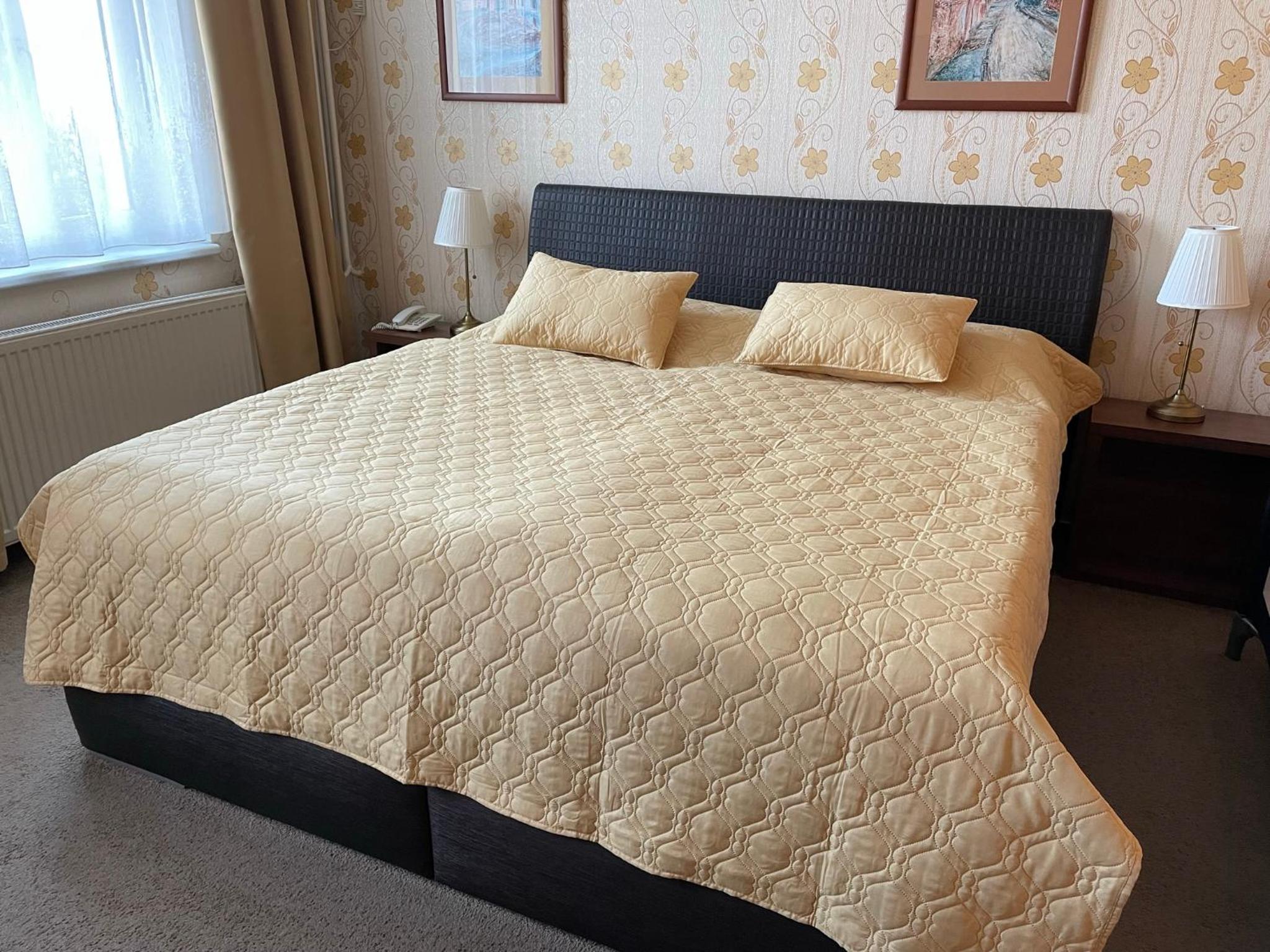Two-Bedroom Suite - Photo 2