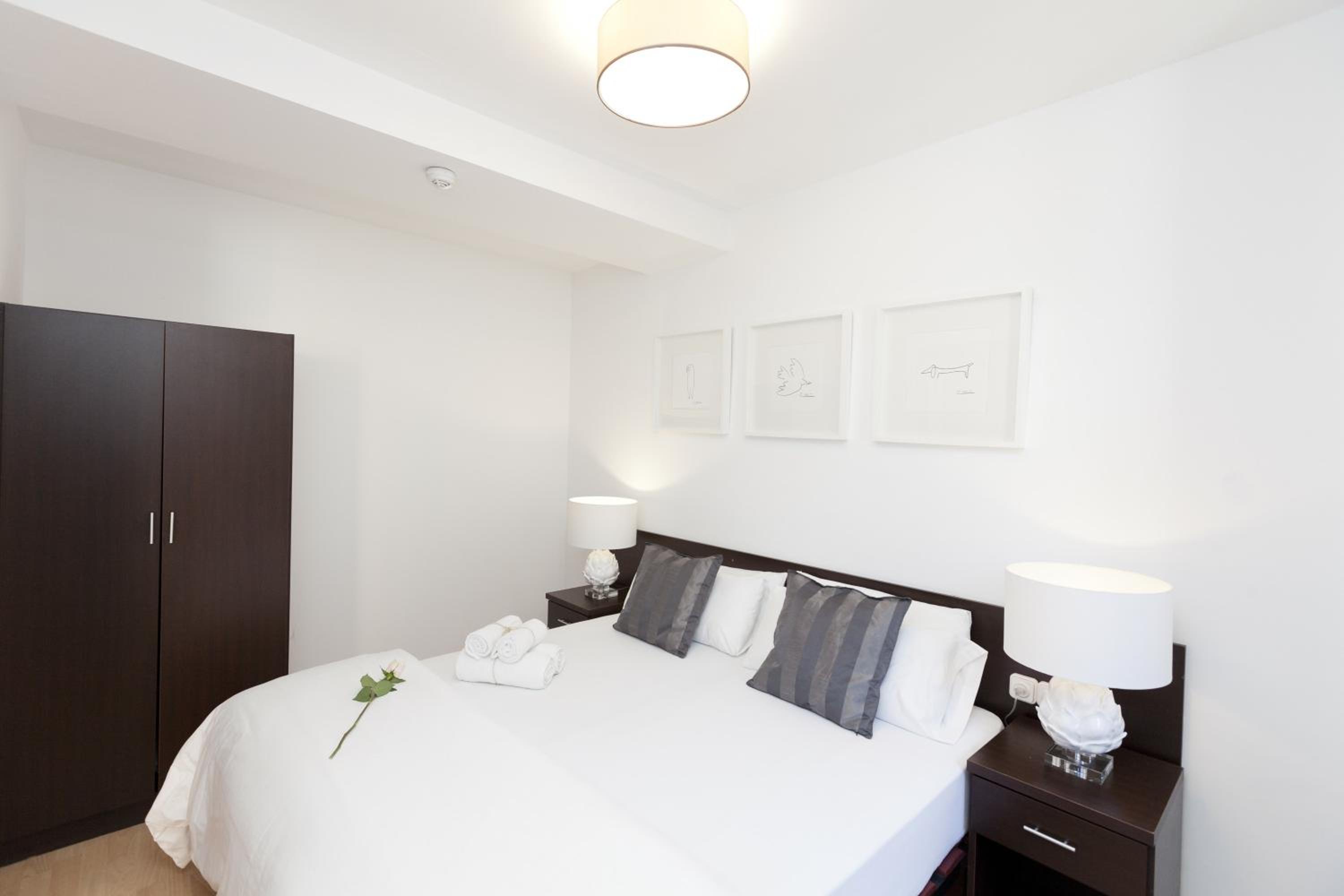 Apartamento de Dos Habitaciones con Terraza