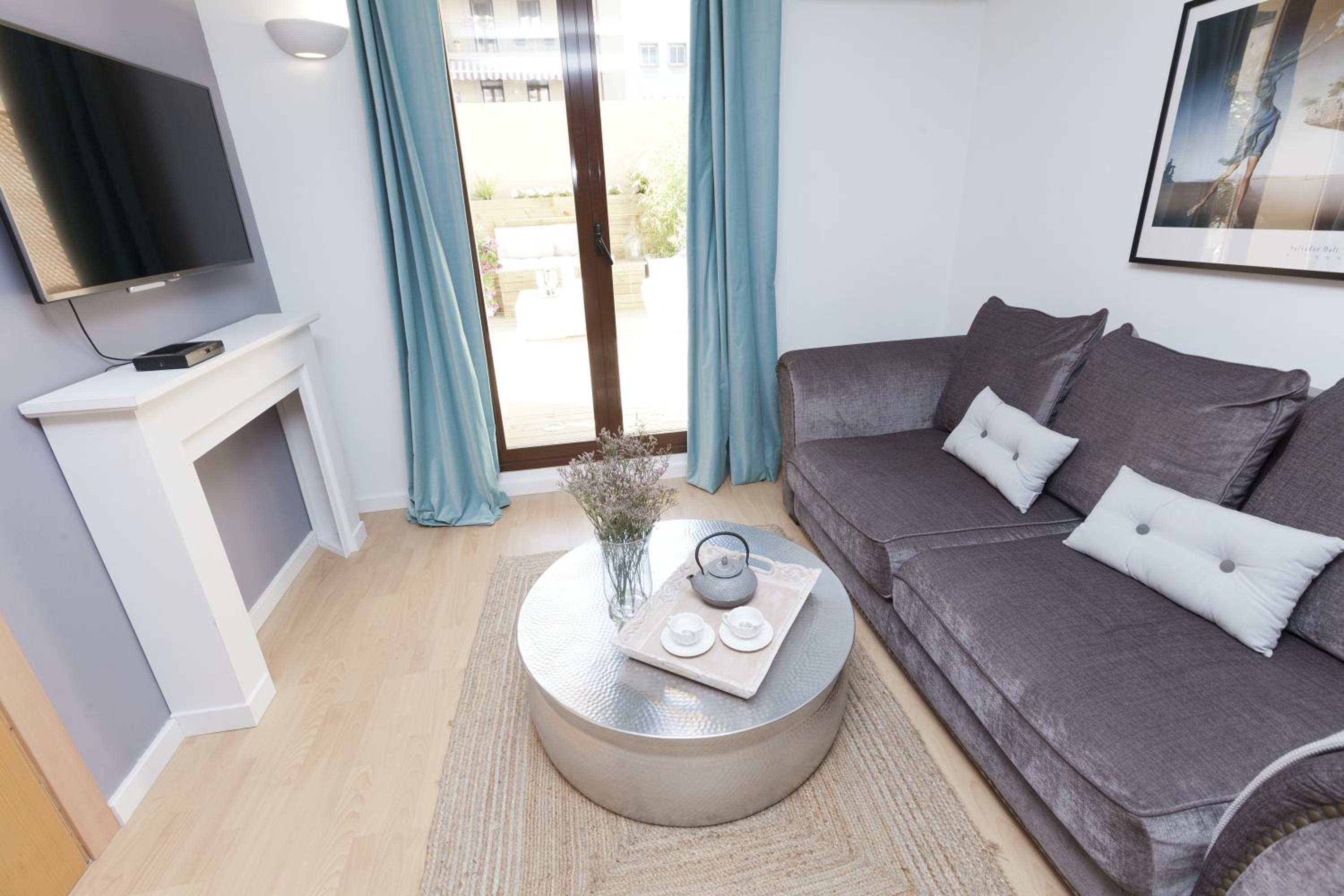 Two-Bedroom Apartment with Terrace photo 2