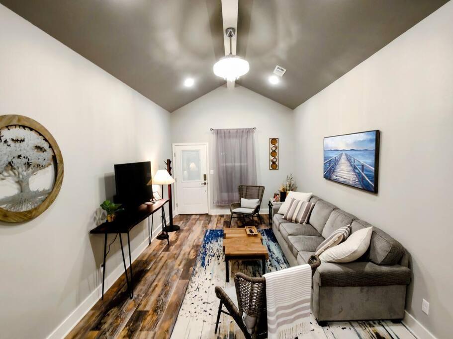 Two-Bedroom House photo 3