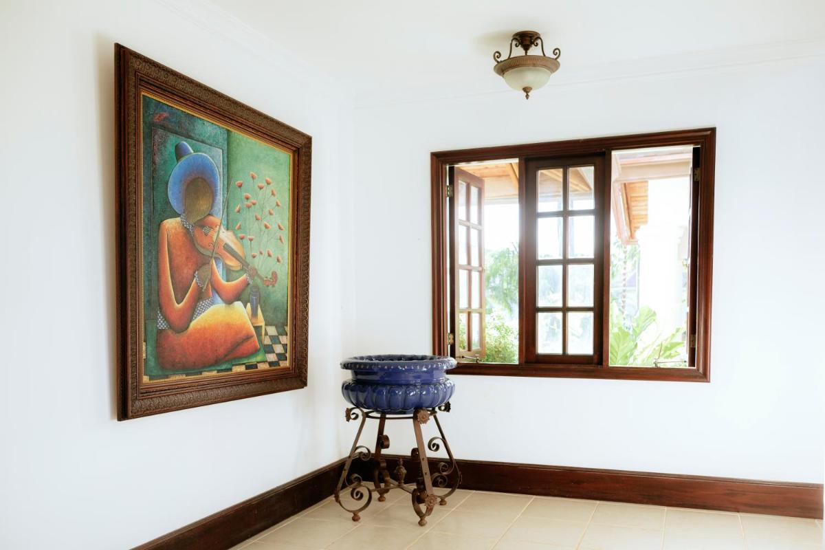 Villa photo 1