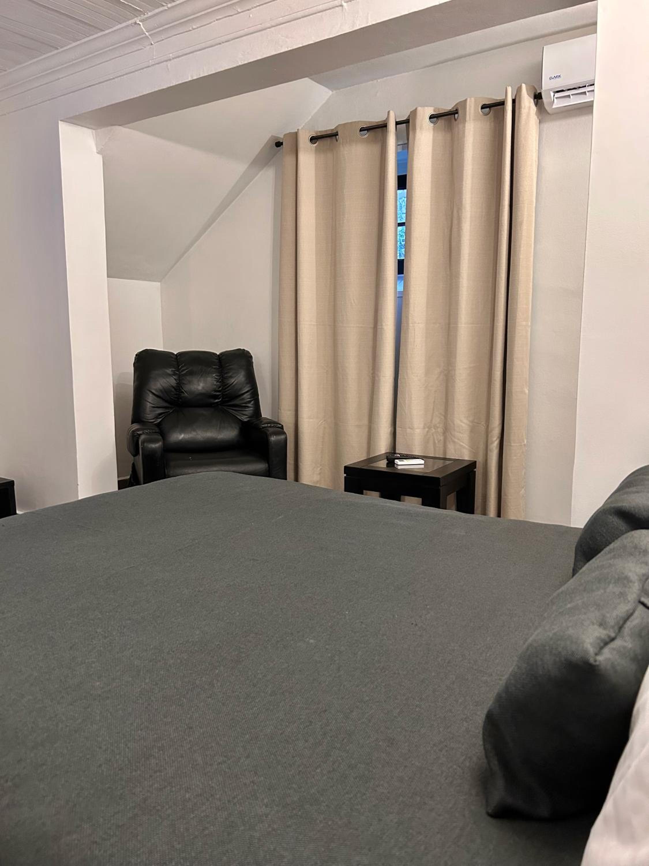 Economy Double Room photo 2