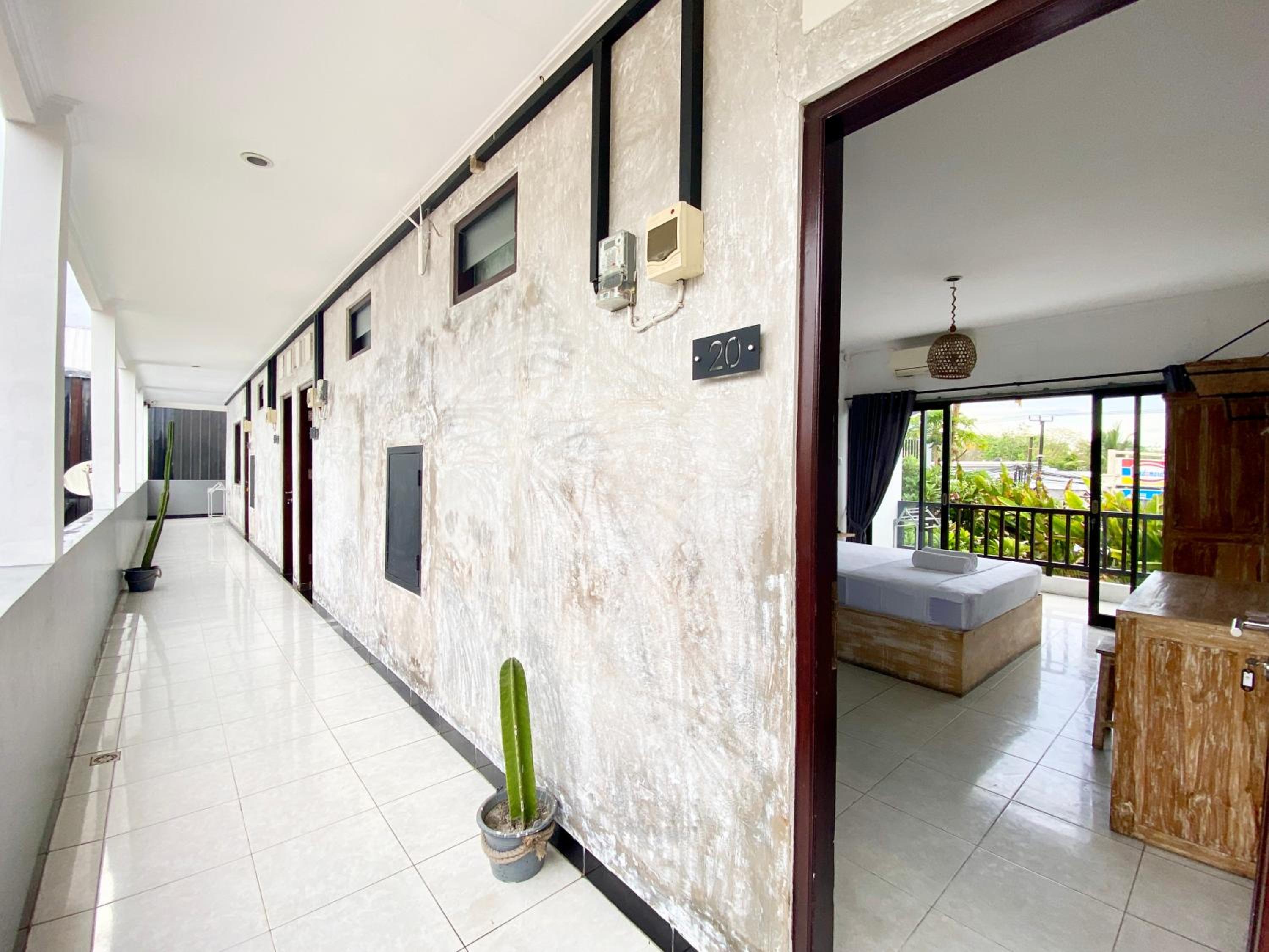 Double Room with Private Bathroom - Photo 15