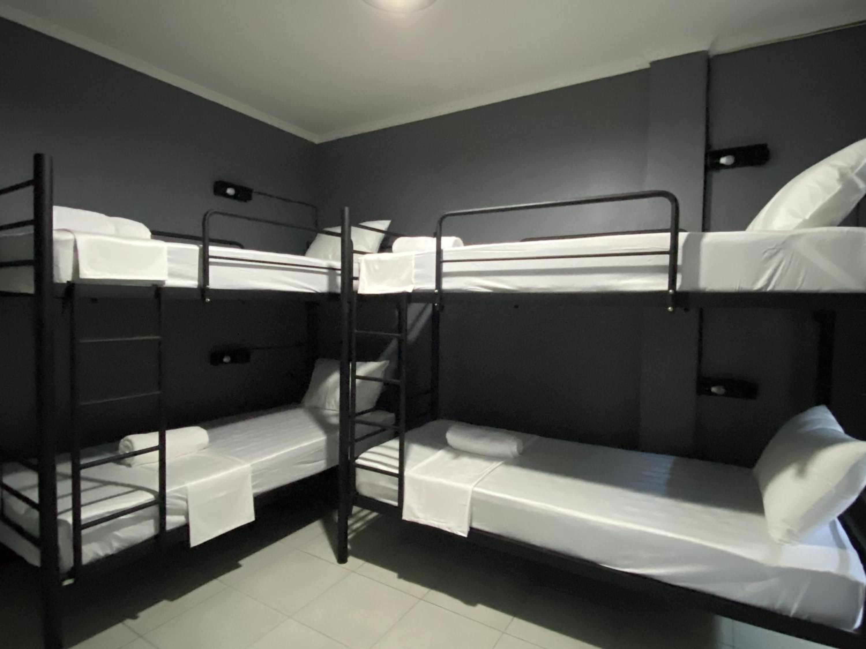 Single Bed in 6-Bed Dormitory Room photo 3