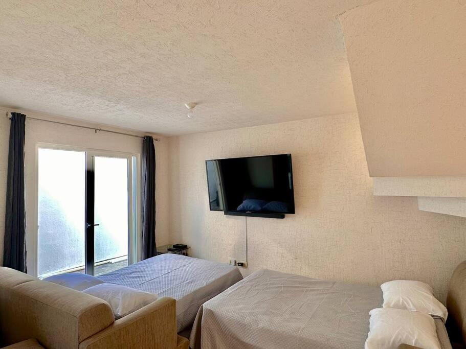 Three-Bedroom House photo 3