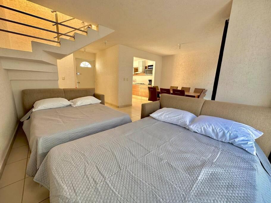 Three-Bedroom House photo 2