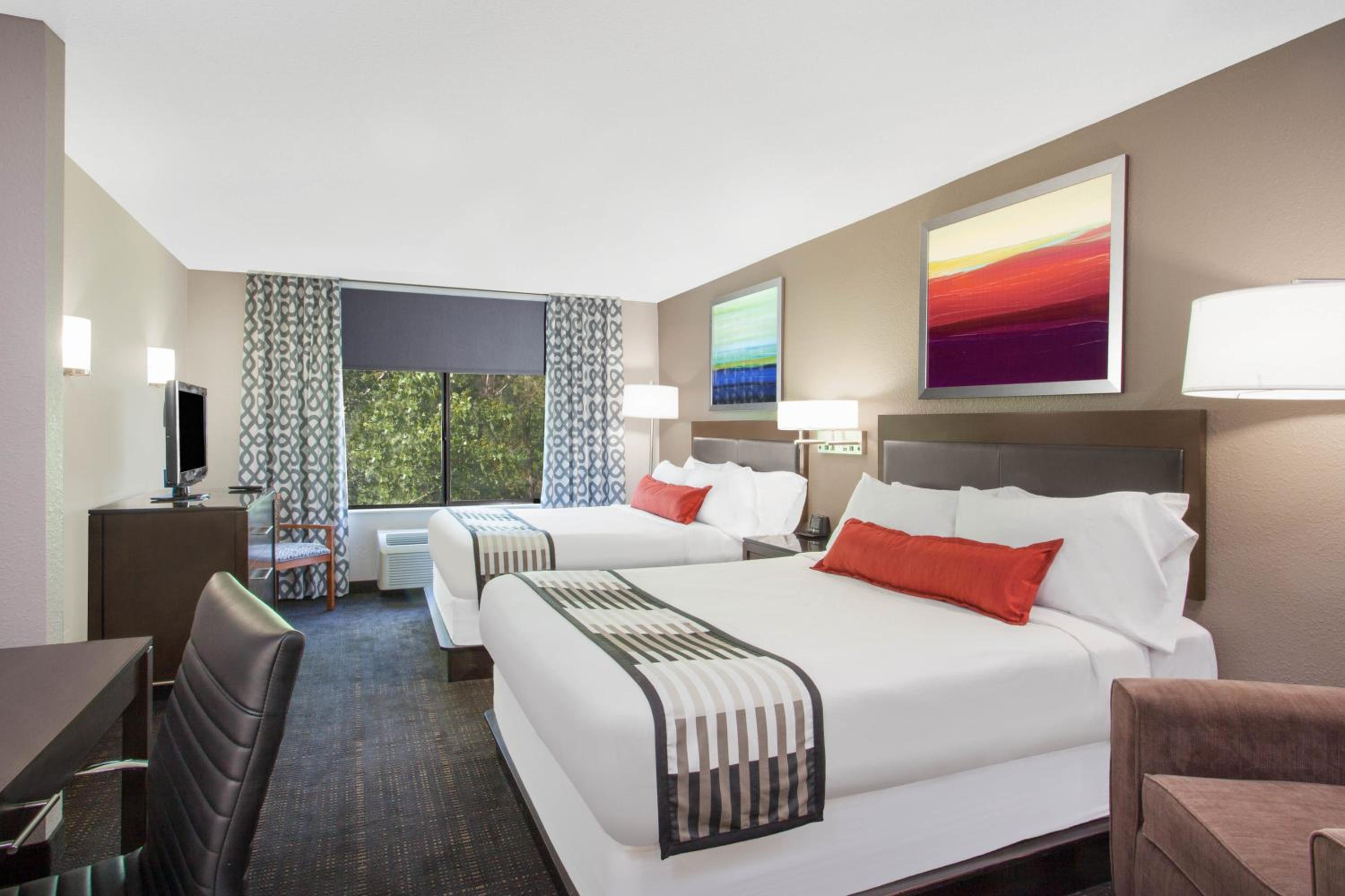 Queen Room with Two Queen Beds - Non-Smoking - Photo 1