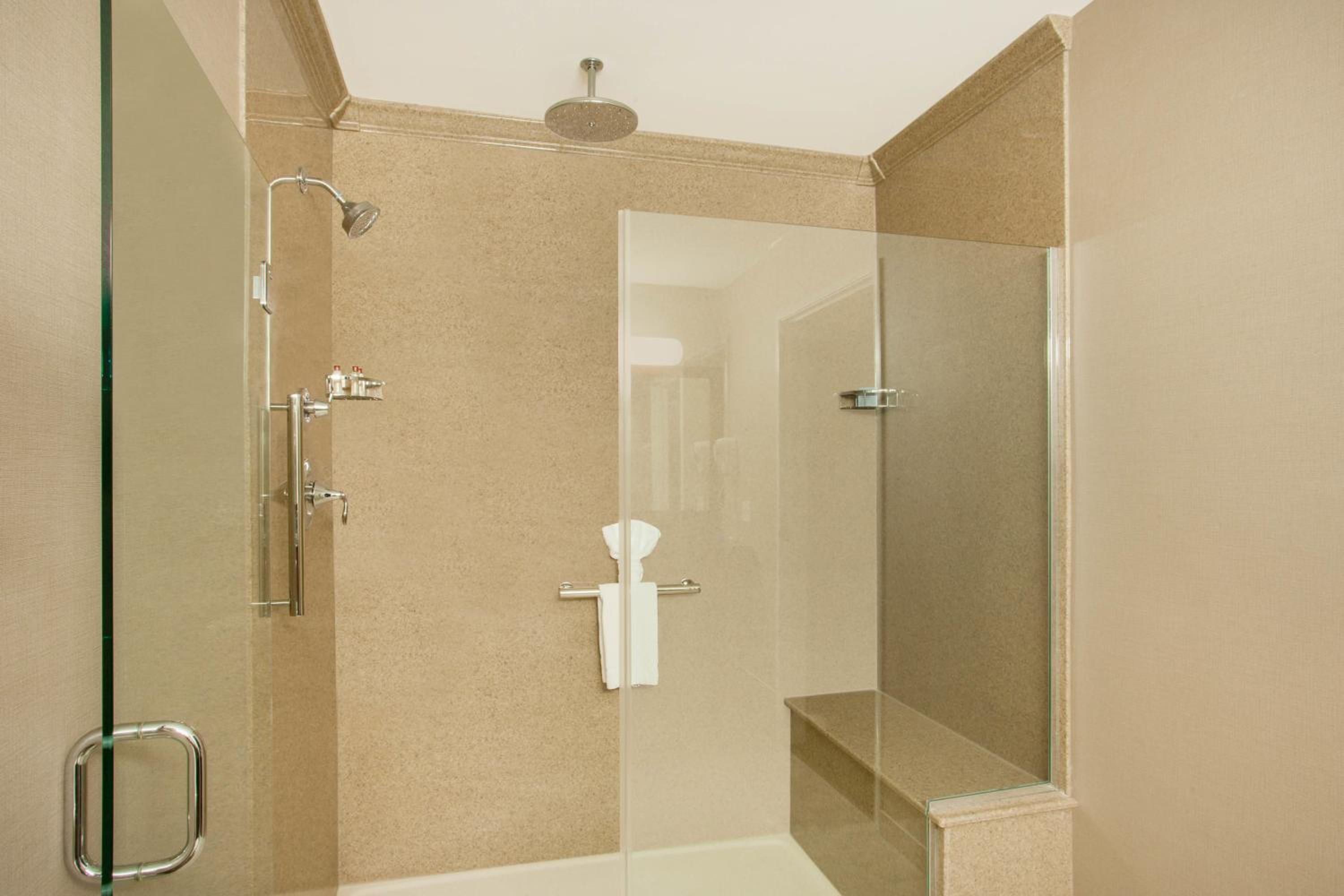 King Studio Suite - Non-Smoking - Photo 2