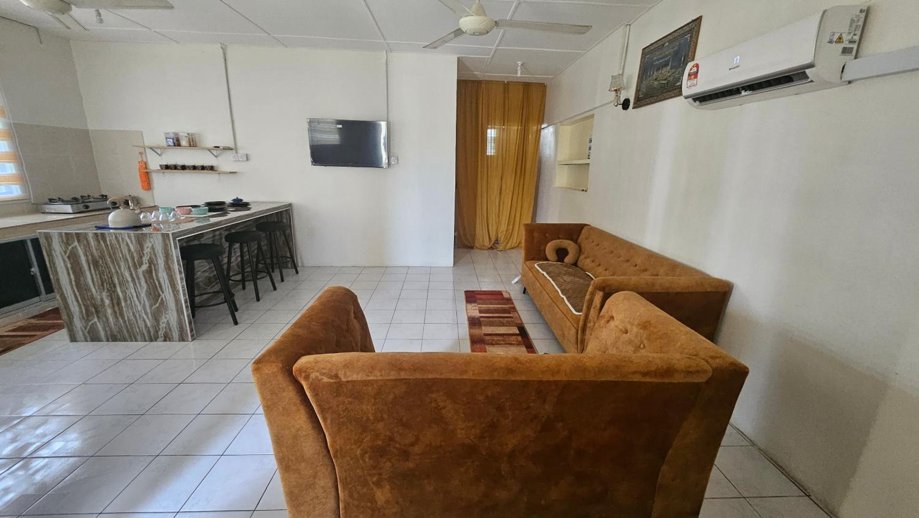 One-Bedroom House photo 1