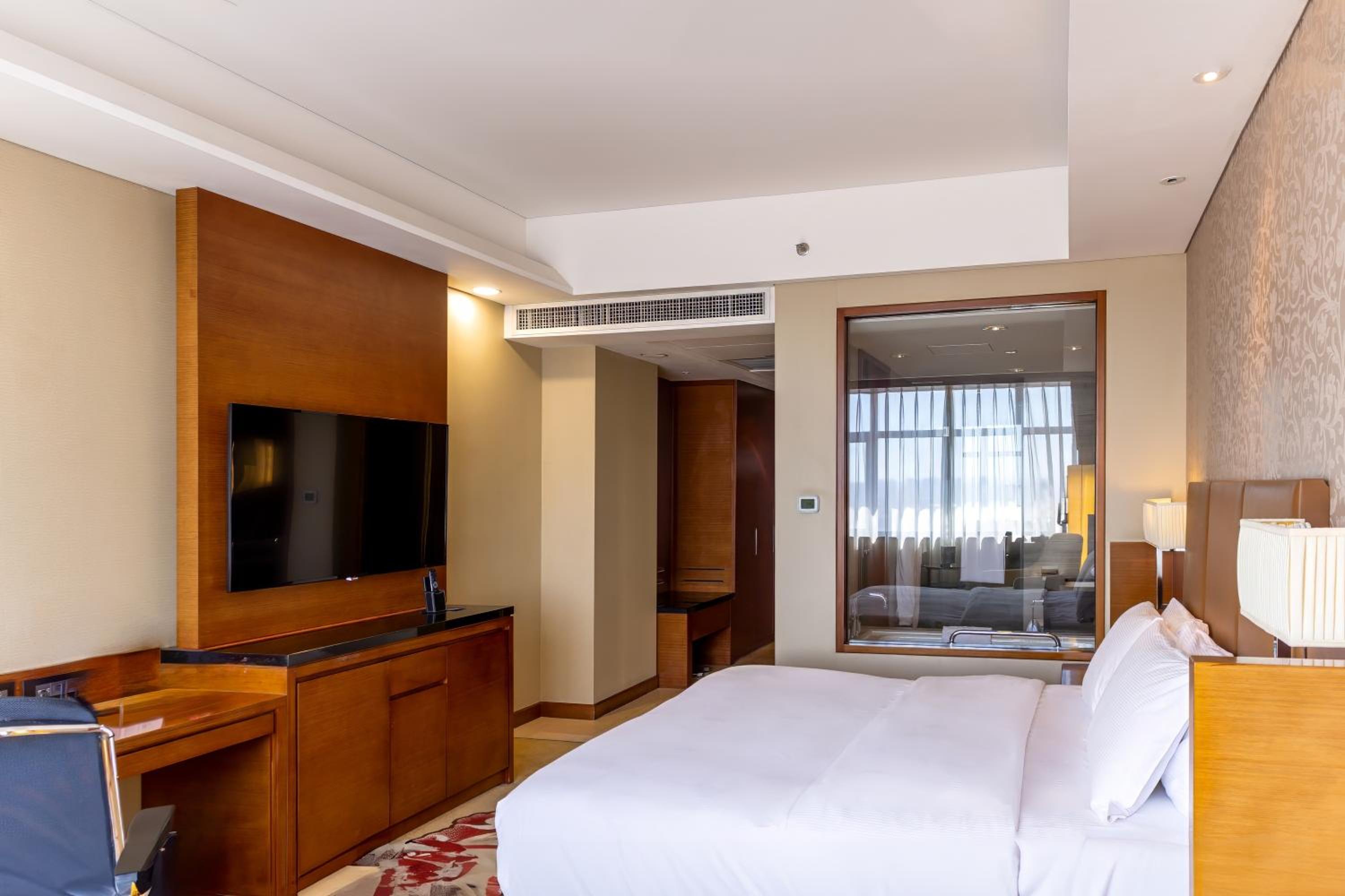 Business King Room - Photo 4