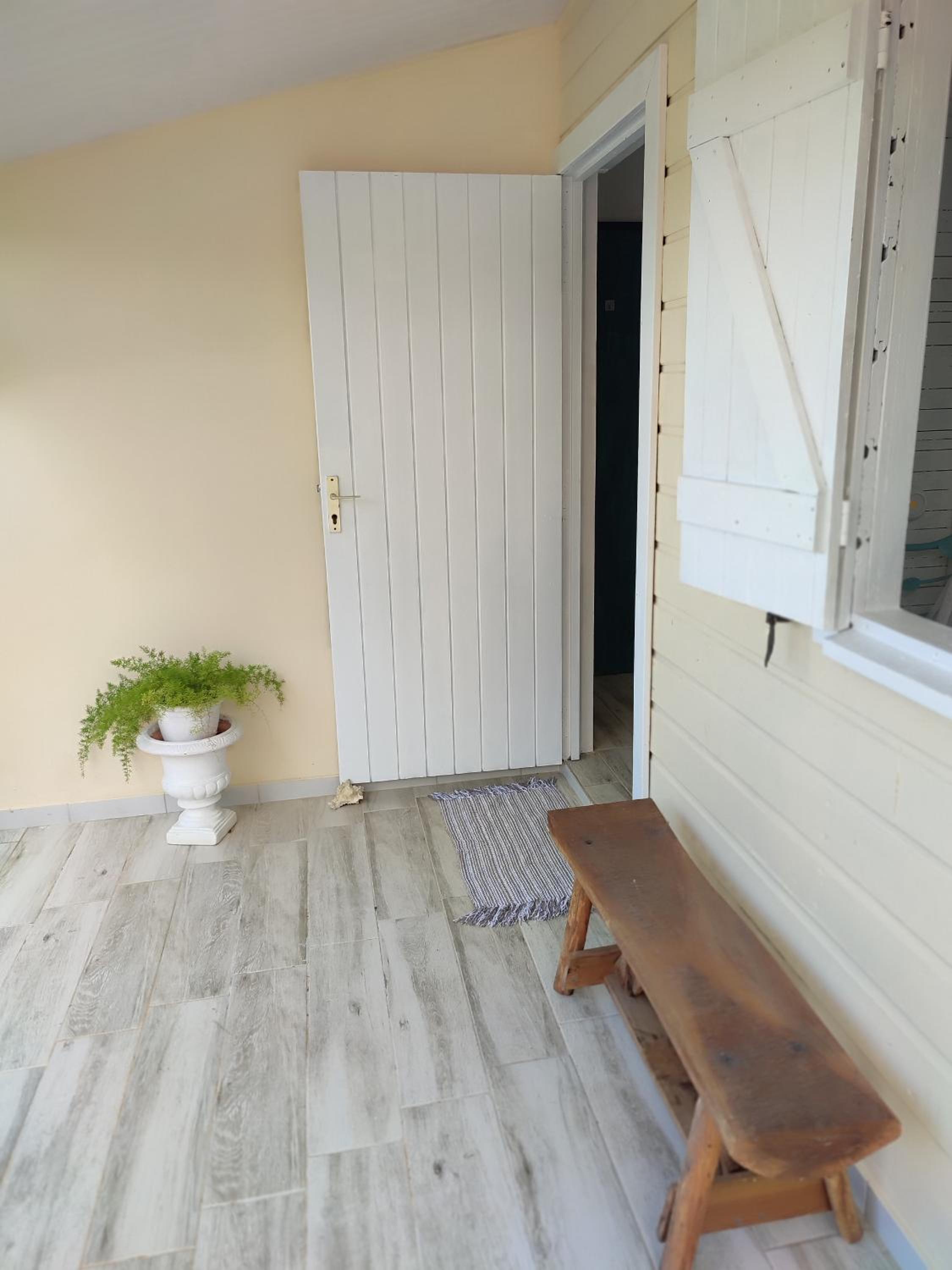One-Bedroom House photo 1